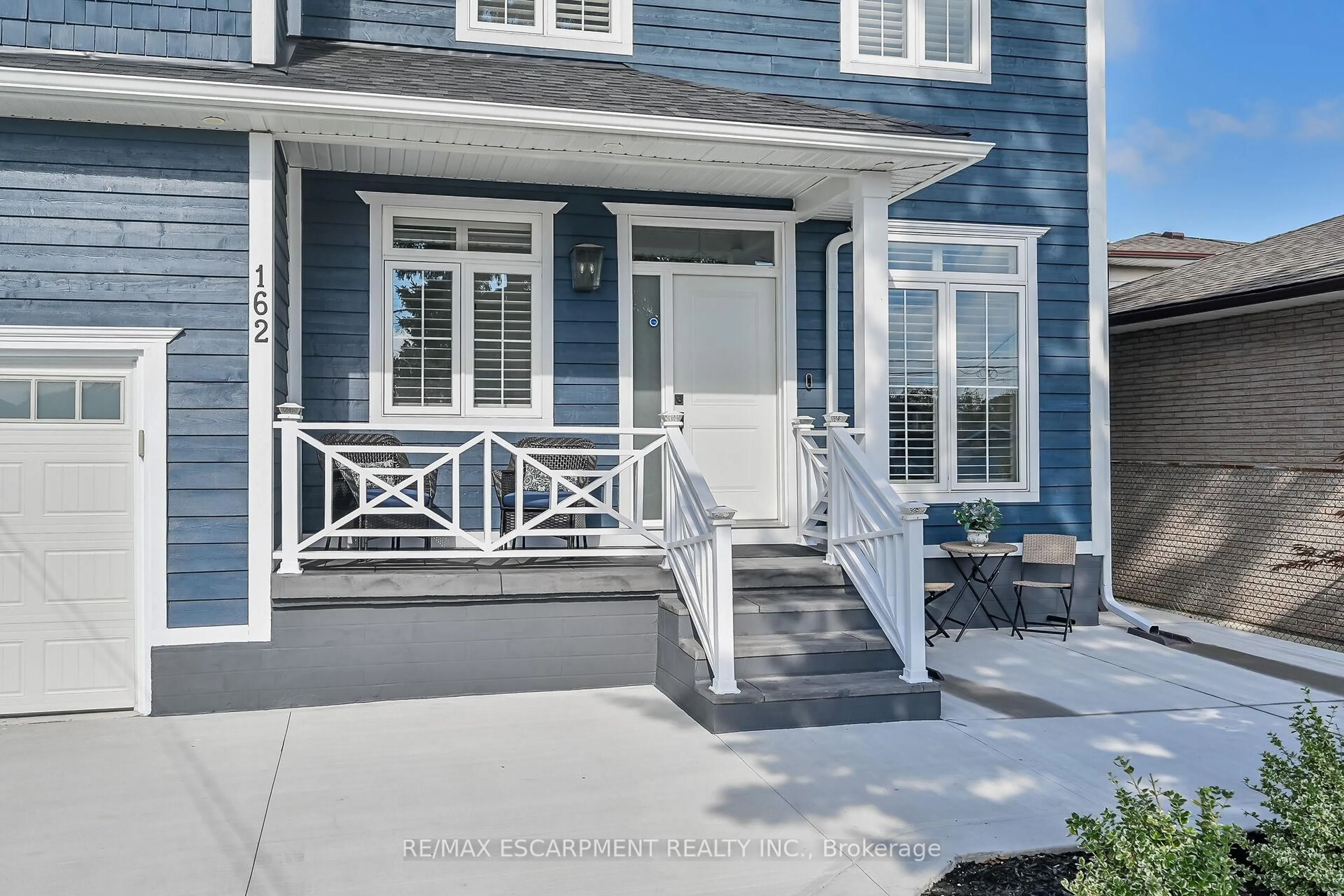 Unknown for 162 RIDGE St, Hamilton Ontario L9A 2X5
