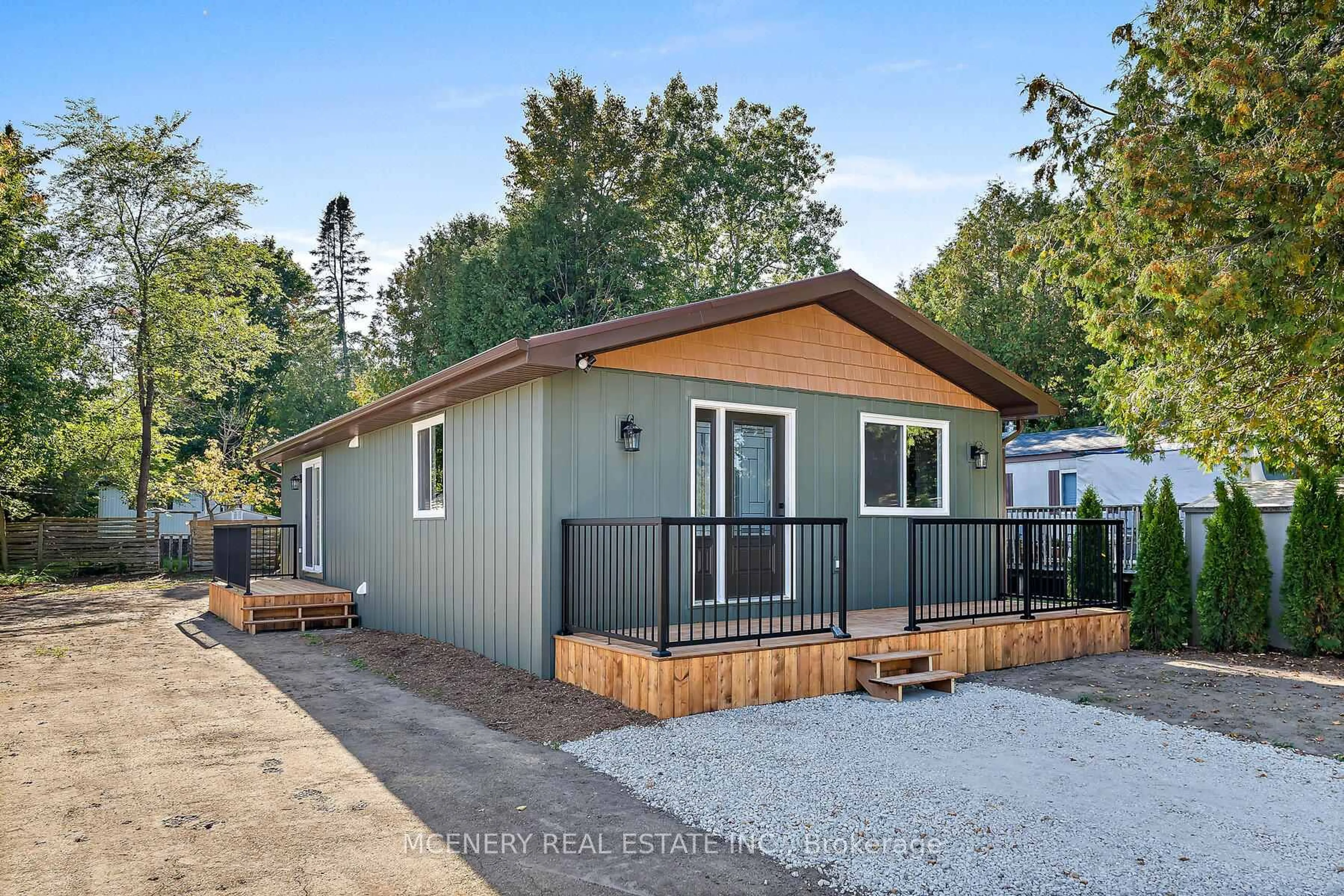 Home with vinyl exterior material, street for 6 First Ave, Erin Ontario N0B 1T0