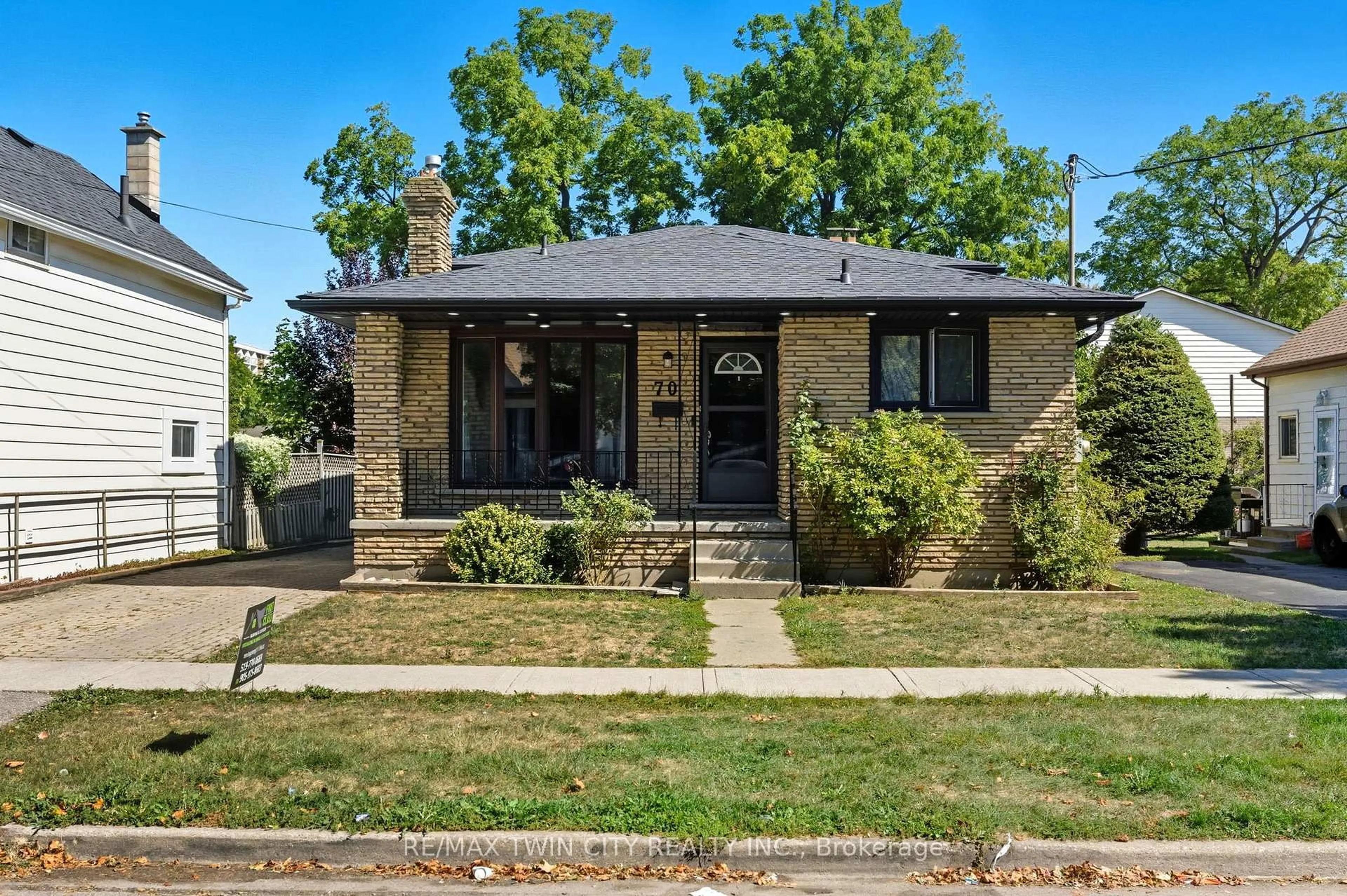 Home with brick exterior material, street for 70 Oak St, Brantford Ontario N3T 2B1