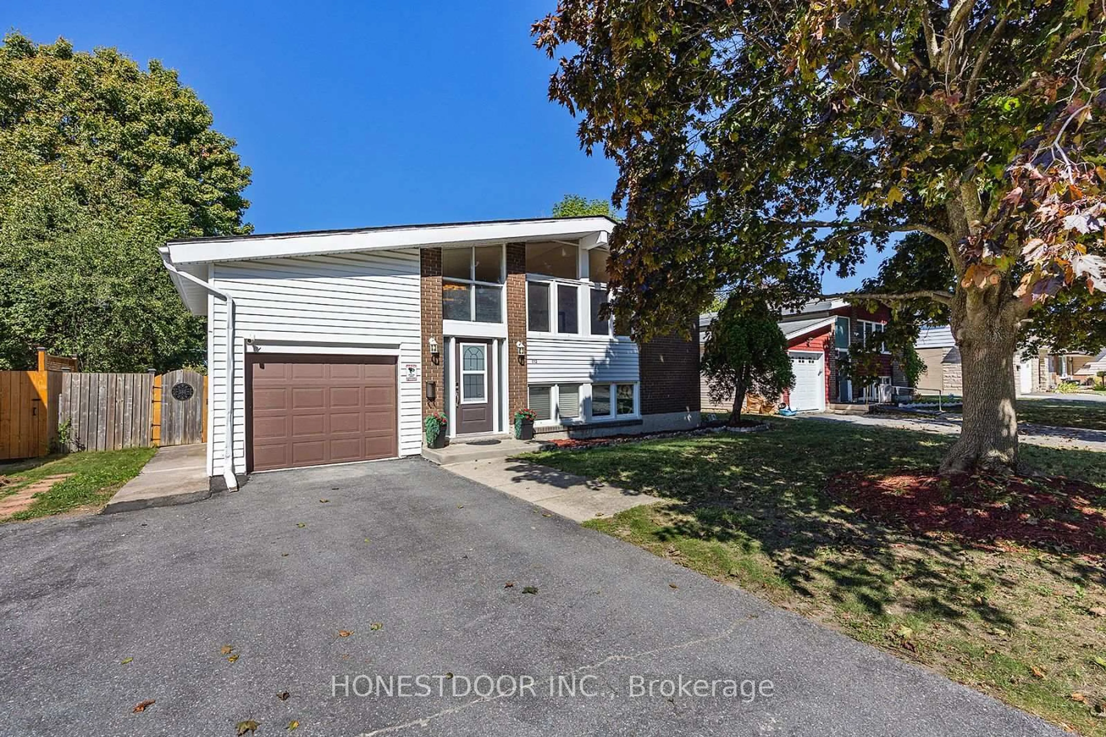 A pic from outside/outdoor area/front of a property/back of a property/a pic from drone, street for 172 Casterton Ave, Kingston Ontario K7M 1R5