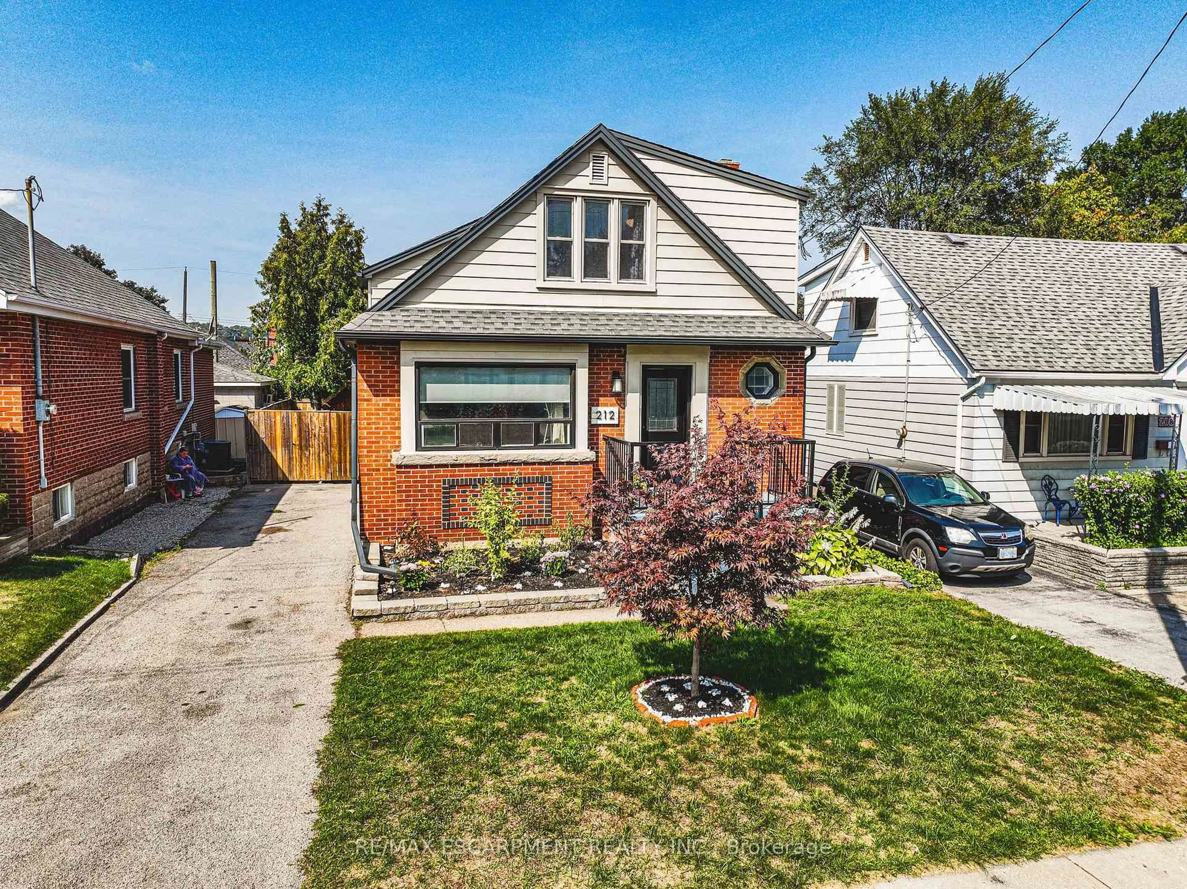 Unknown for 212 Rodgers Rd, Hamilton Ontario L8K 3C4