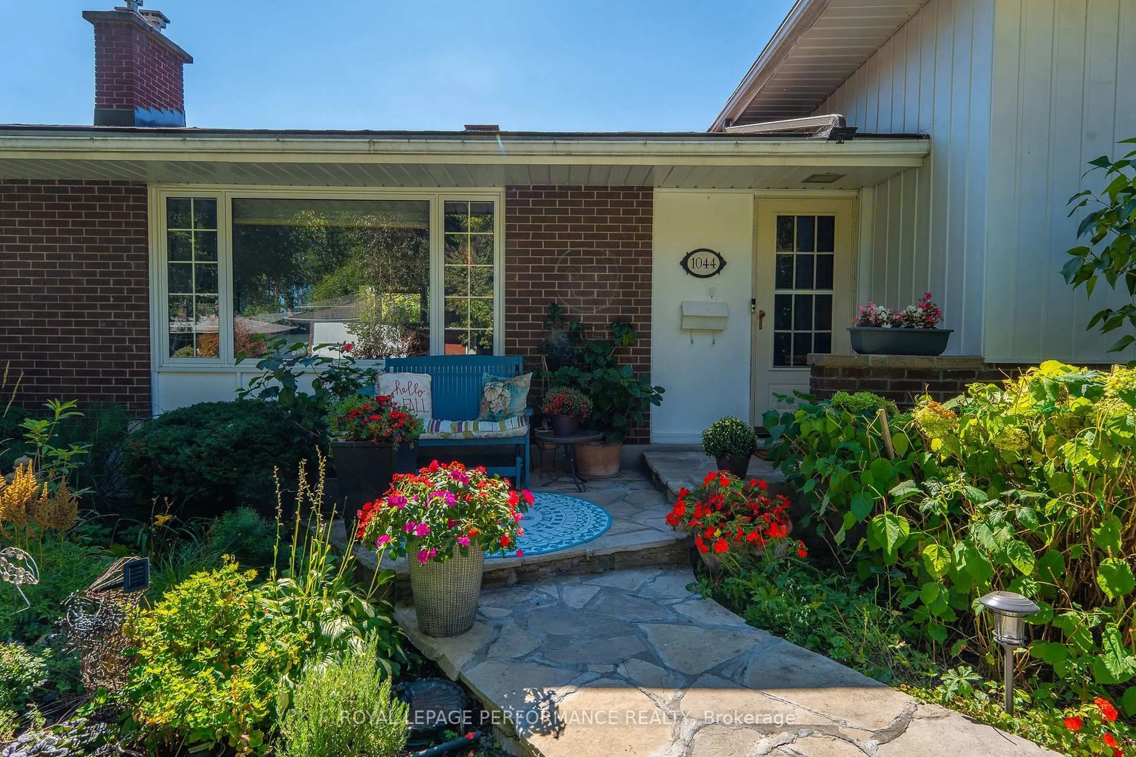 Unknown for 1044 Cromwell Dr, Ottawa Ontario K1V 6K5