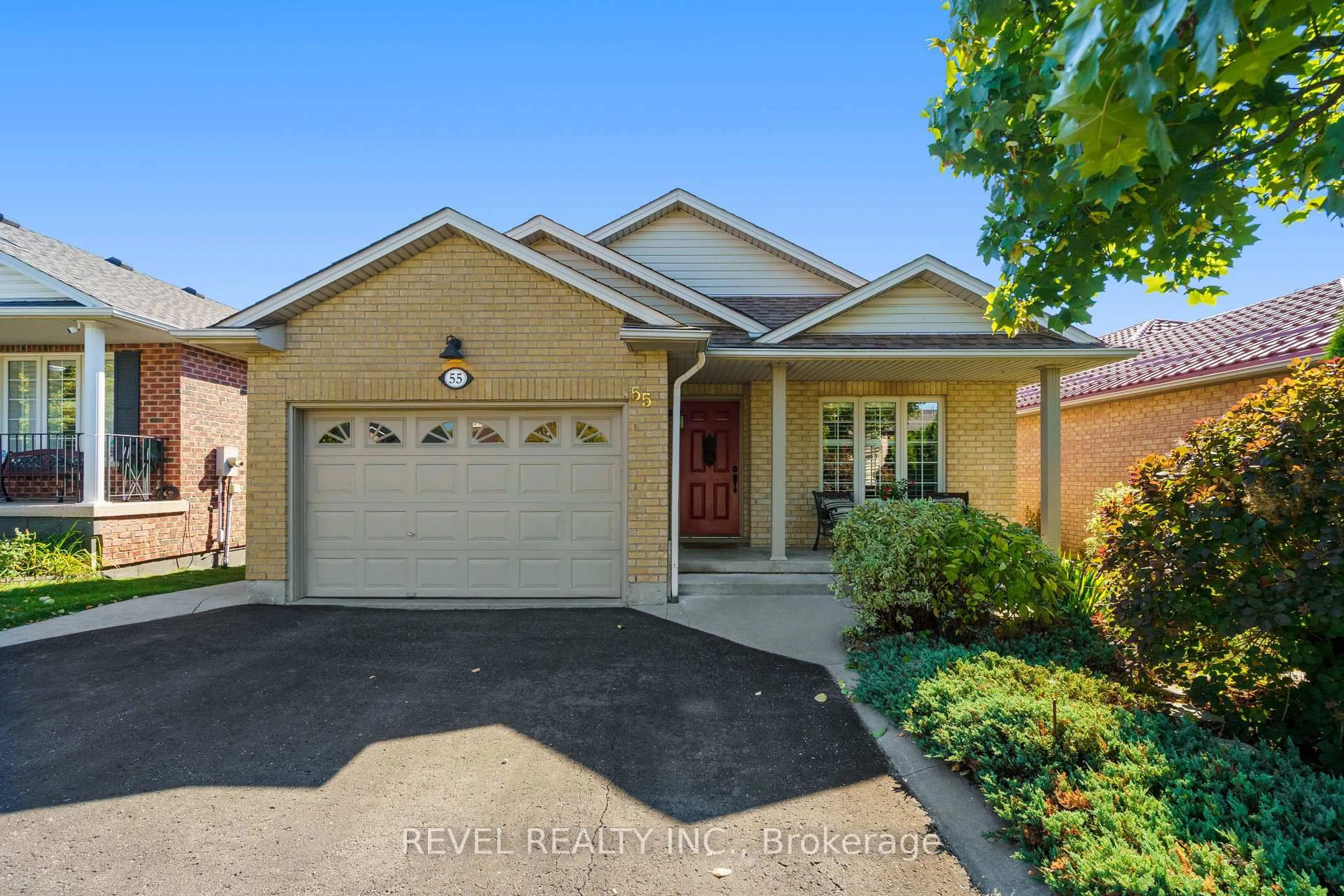 Home with vinyl exterior material, street for 55 Amore Blvd, Hamilton Ontario L9B 2V3