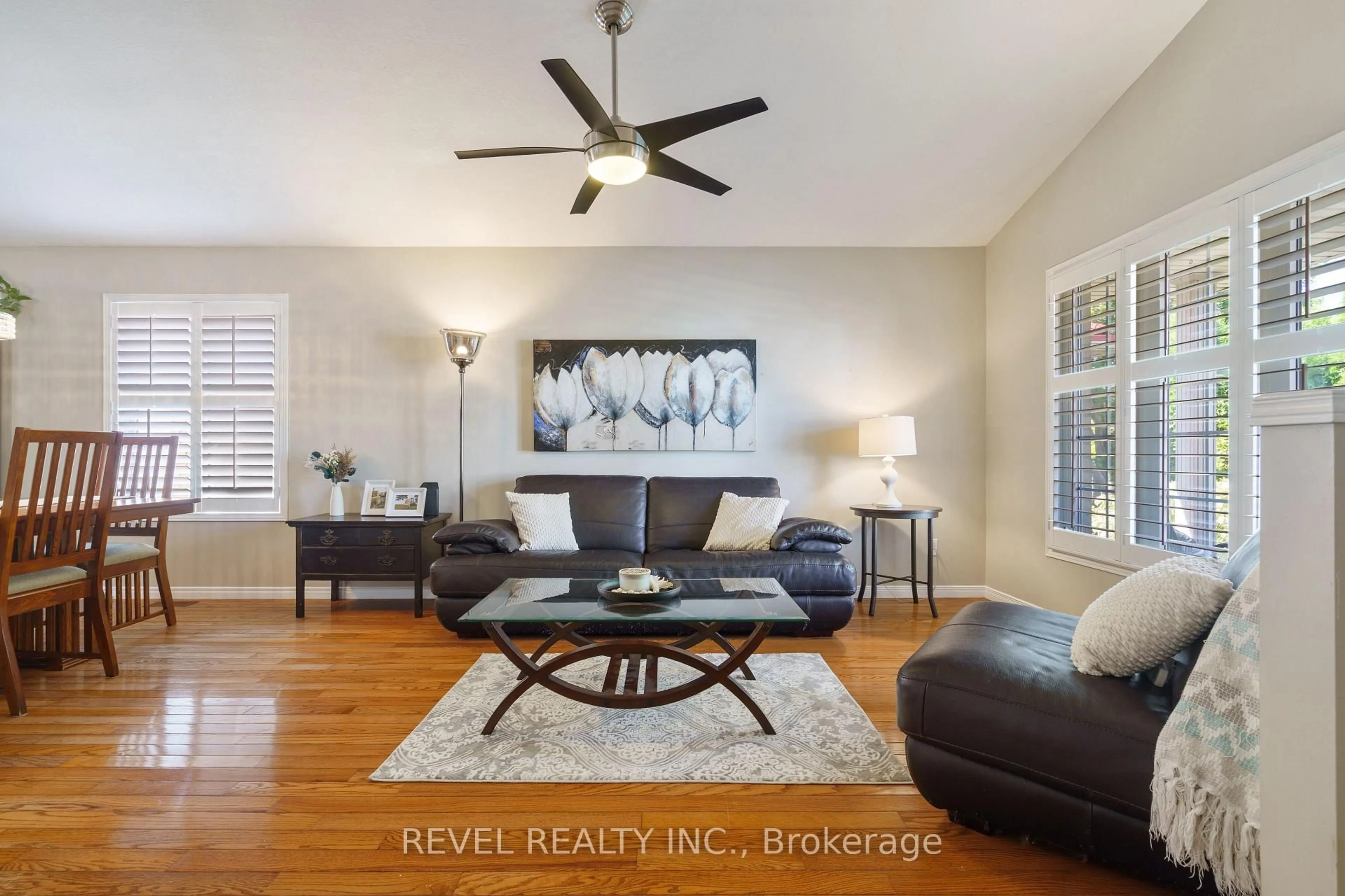 Living room with furniture, unknown for 55 Amore Blvd, Hamilton Ontario L9B 2V3