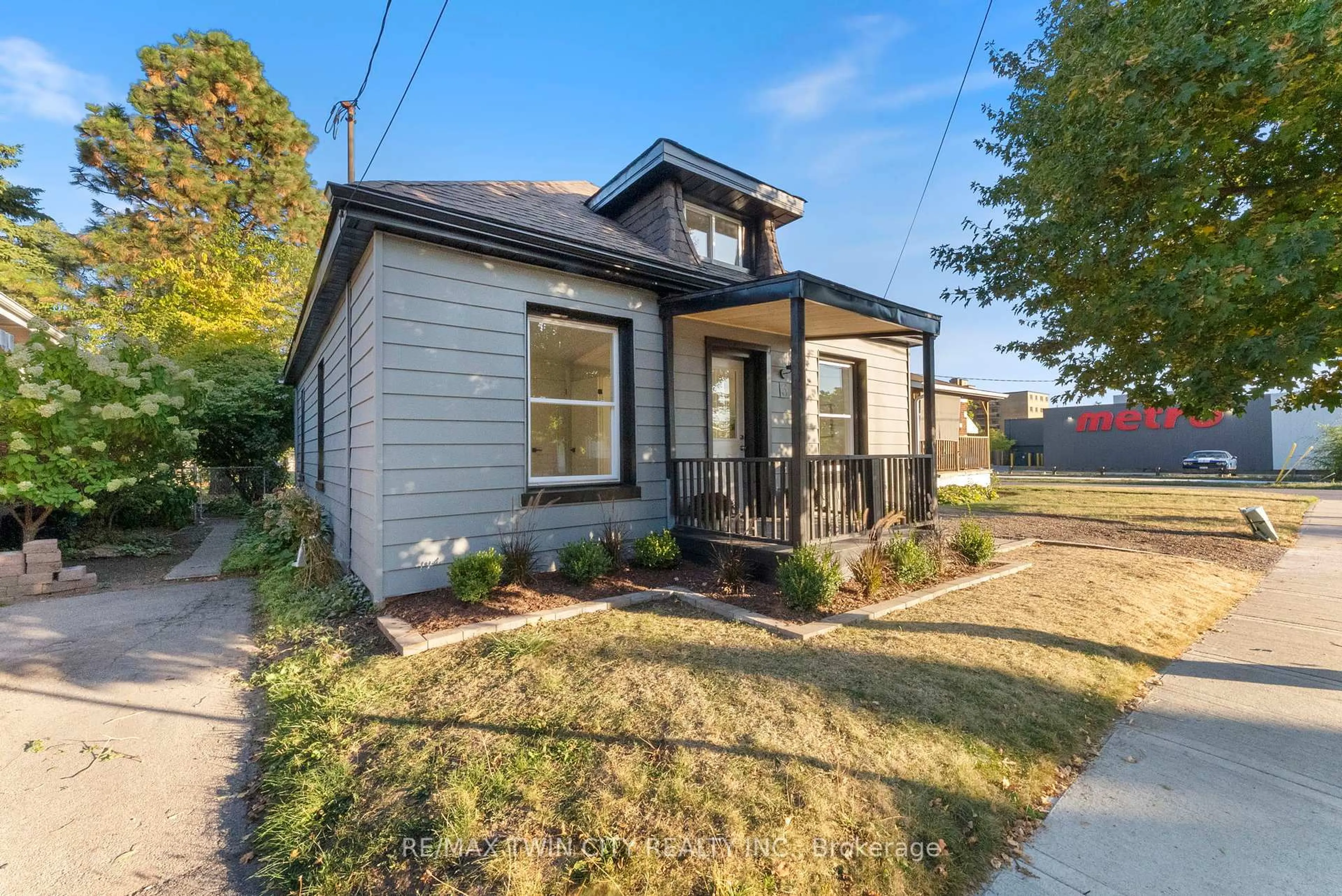 Home with brick exterior material, street for 3 Dundee St, Brantford Ontario N3R 4L9