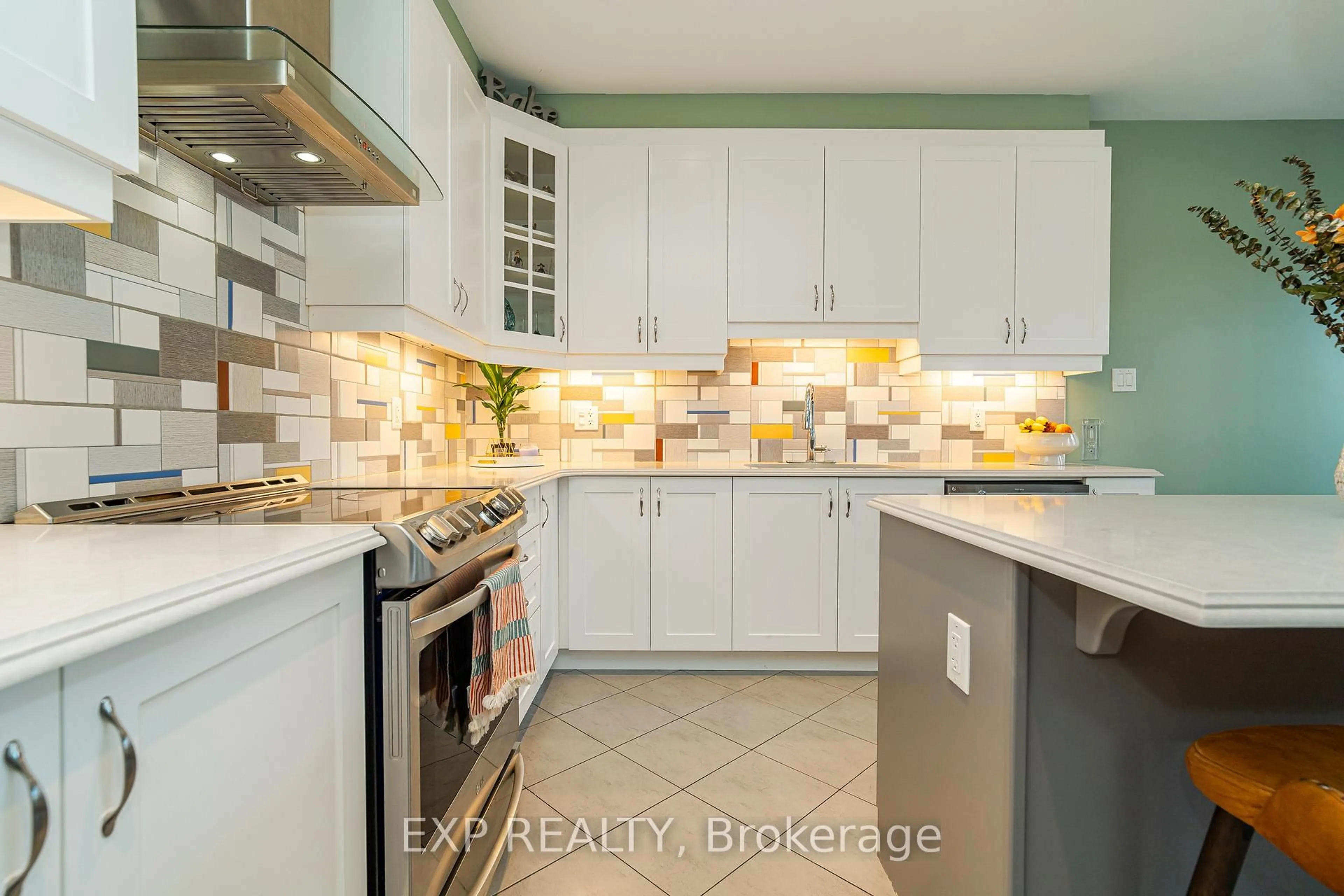 Contemporary kitchen, ceramic/tile floor for 722 Devario Cres, Ottawa Ontario K2J 6H3