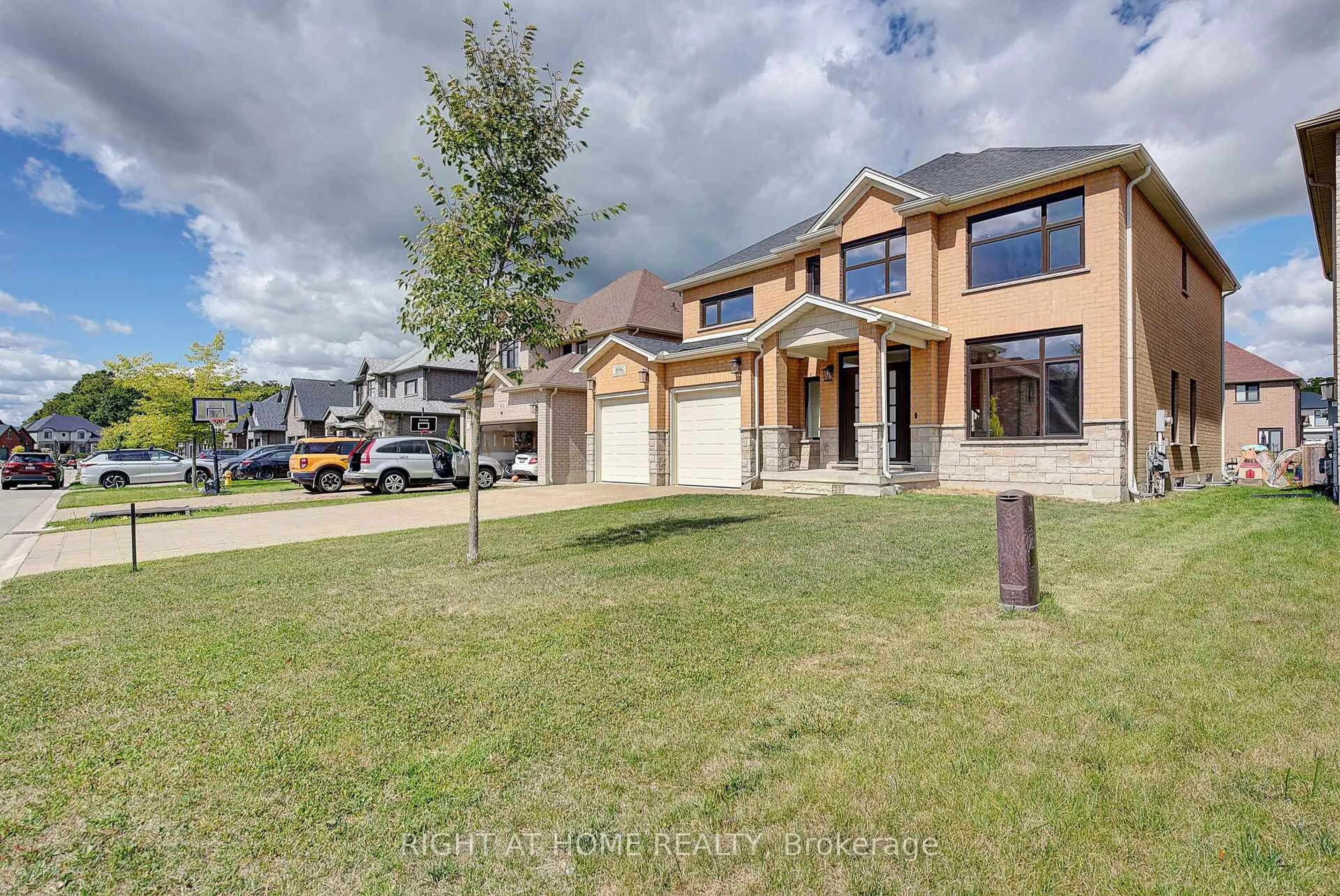 A pic from outside/outdoor area/front of a property/back of a property/a pic from drone, street for 896 Zaifman Circ, London North Ontario N5X 0M9