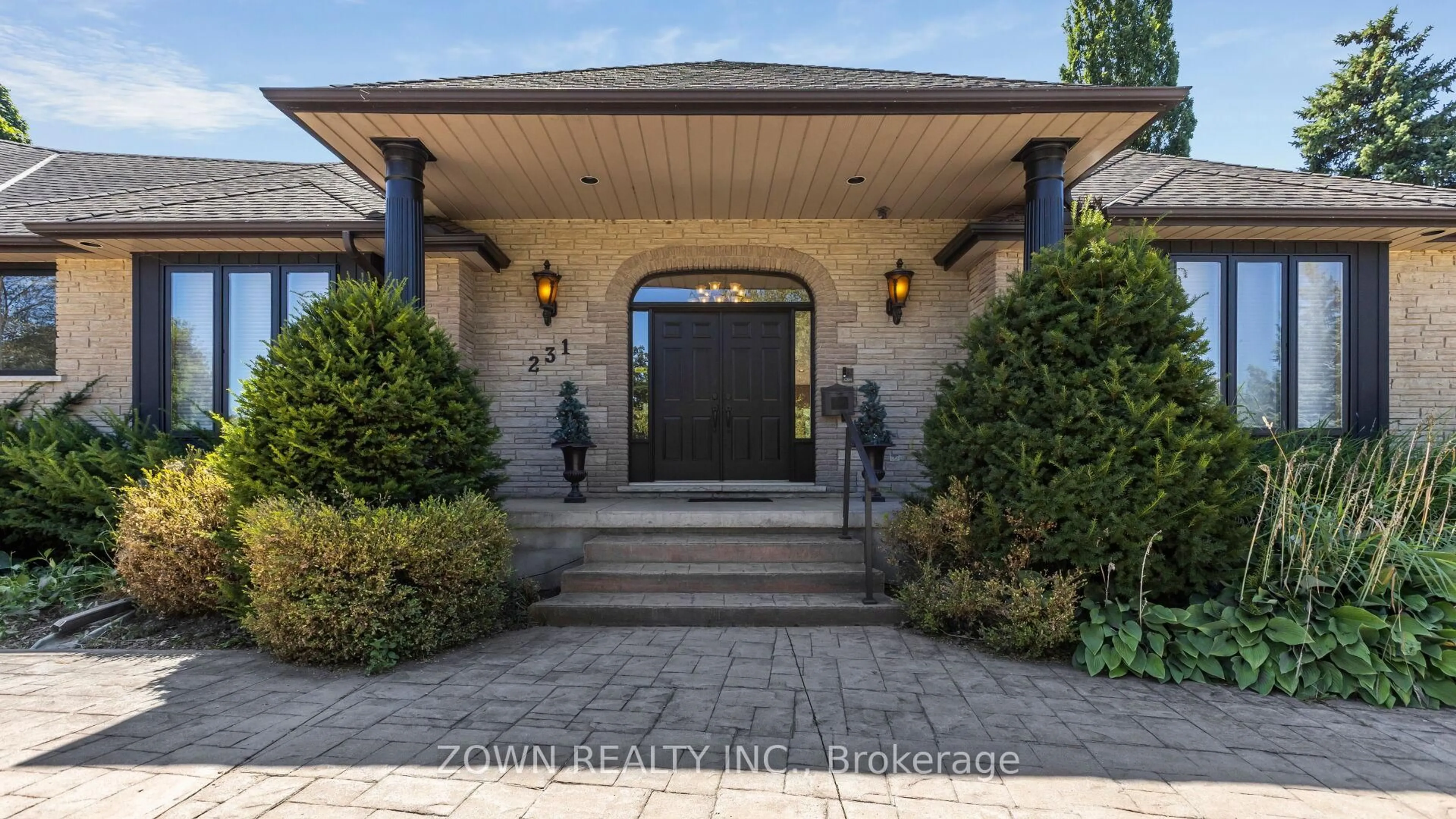 Indoor entryway for 231 GOLF COURSE Rd, Woolwich Ontario N0B 1N0
