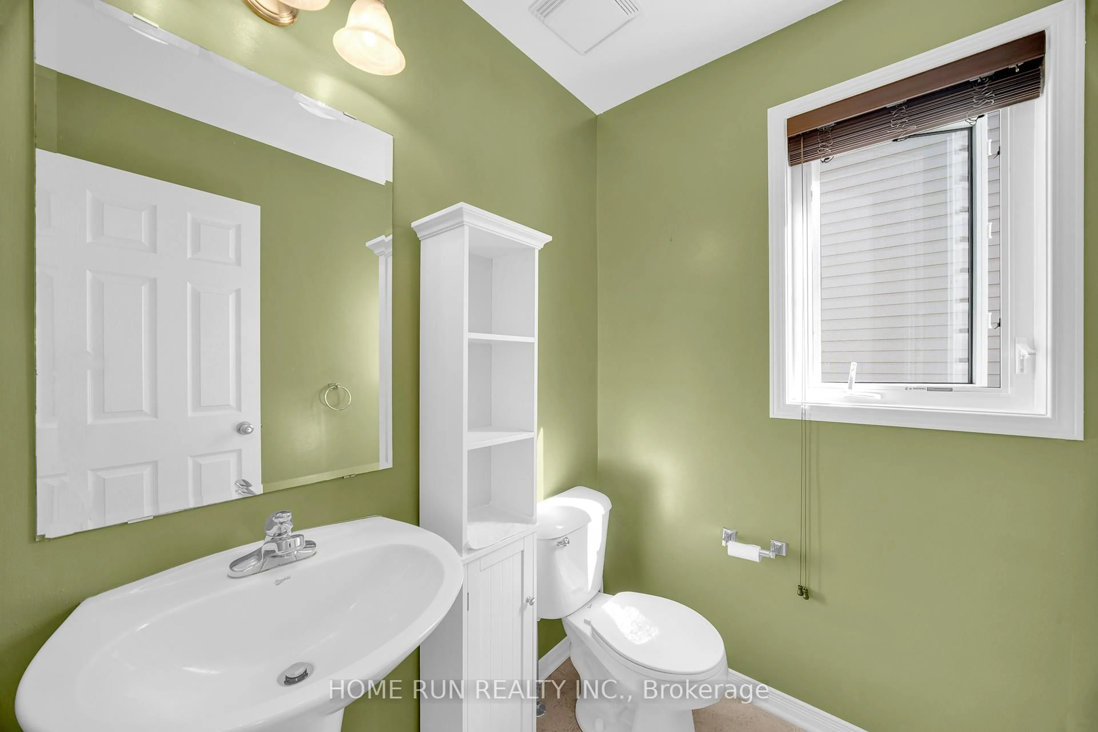 Standard bathroom, ceramic/tile floor for 1629 HENRI LAUZON St, Ottawa Ontario K1C 7R7