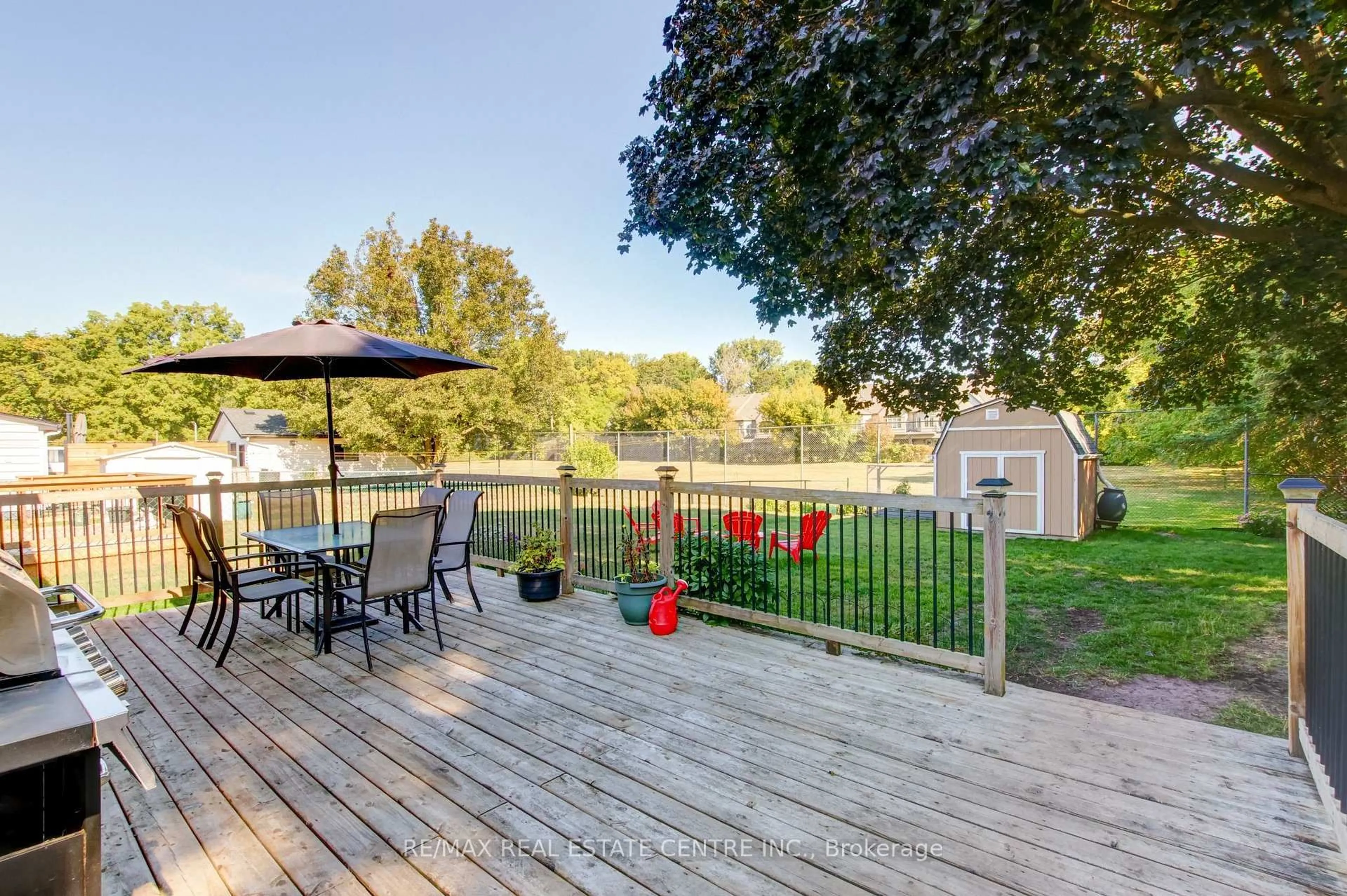 Patio, water/lake/river/ocean view for 49 Spring St, Brantford Ontario N3T 4M6