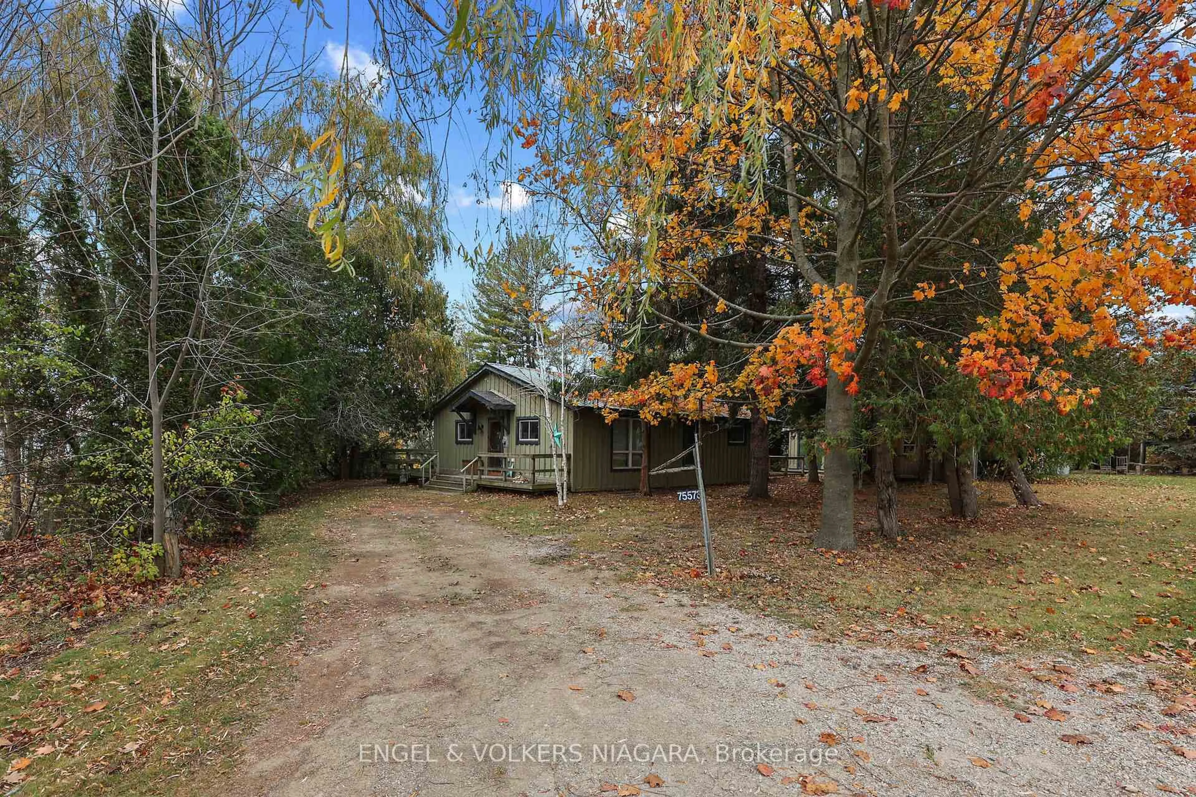 A pic from outside/outdoor area/front of a property/back of a property/a pic from drone, forest/trees view for 75573 Elliott St, Bluewater Ontario N0M 1G0