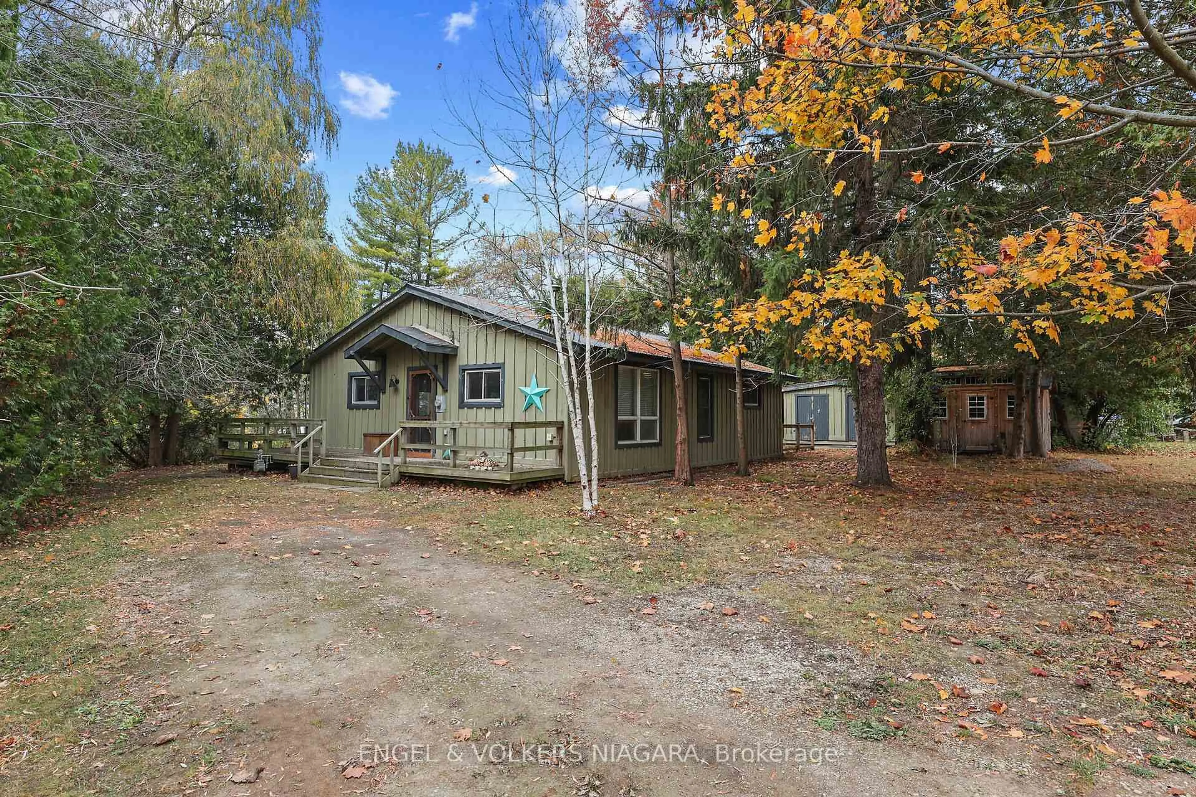 A pic from outside/outdoor area/front of a property/back of a property/a pic from drone, unknown for 75573 Elliott St, Bluewater Ontario N0M 1G0