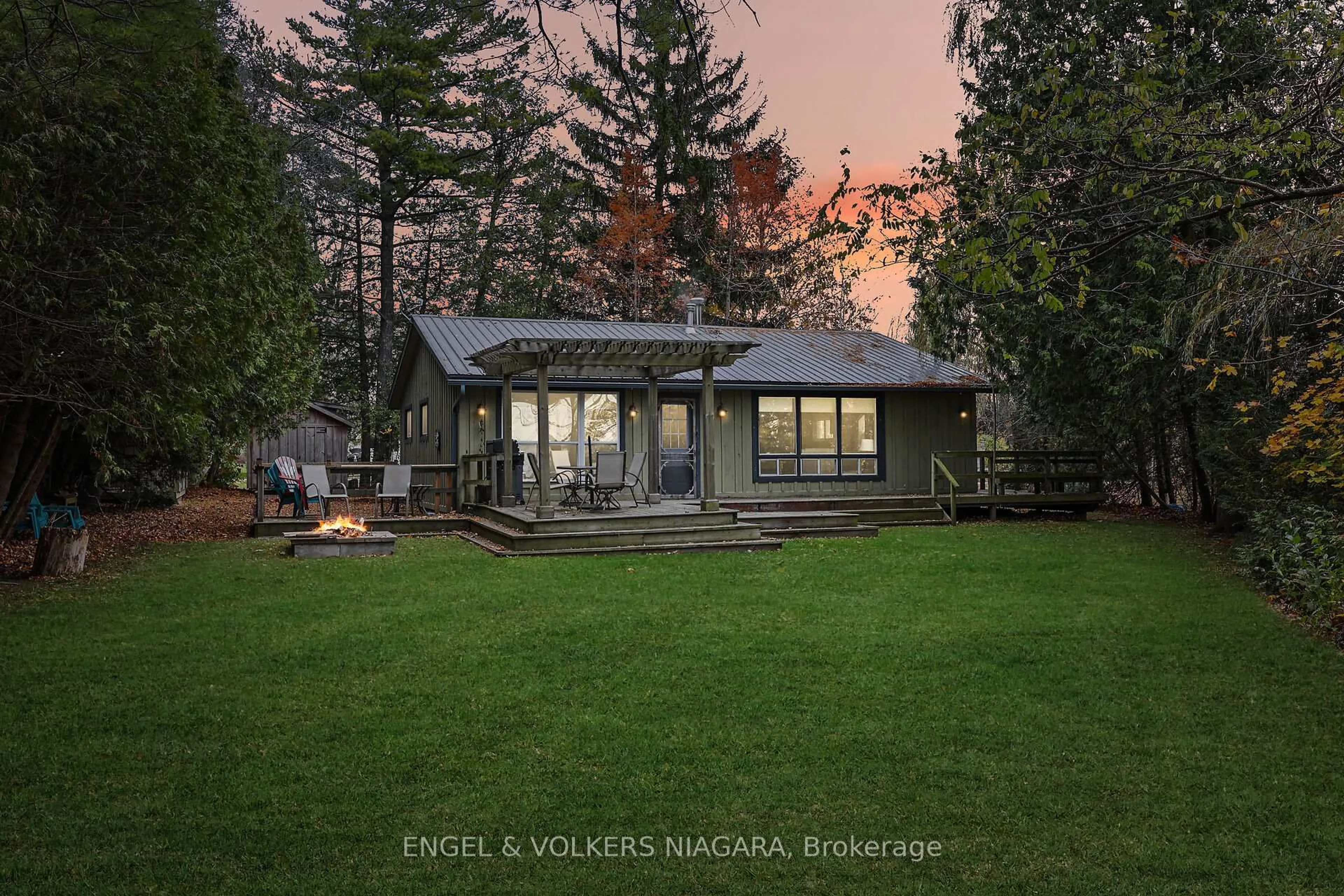 A pic from outside/outdoor area/front of a property/back of a property/a pic from drone, unknown for 75573 Elliott St, Bluewater Ontario N0M 1G0