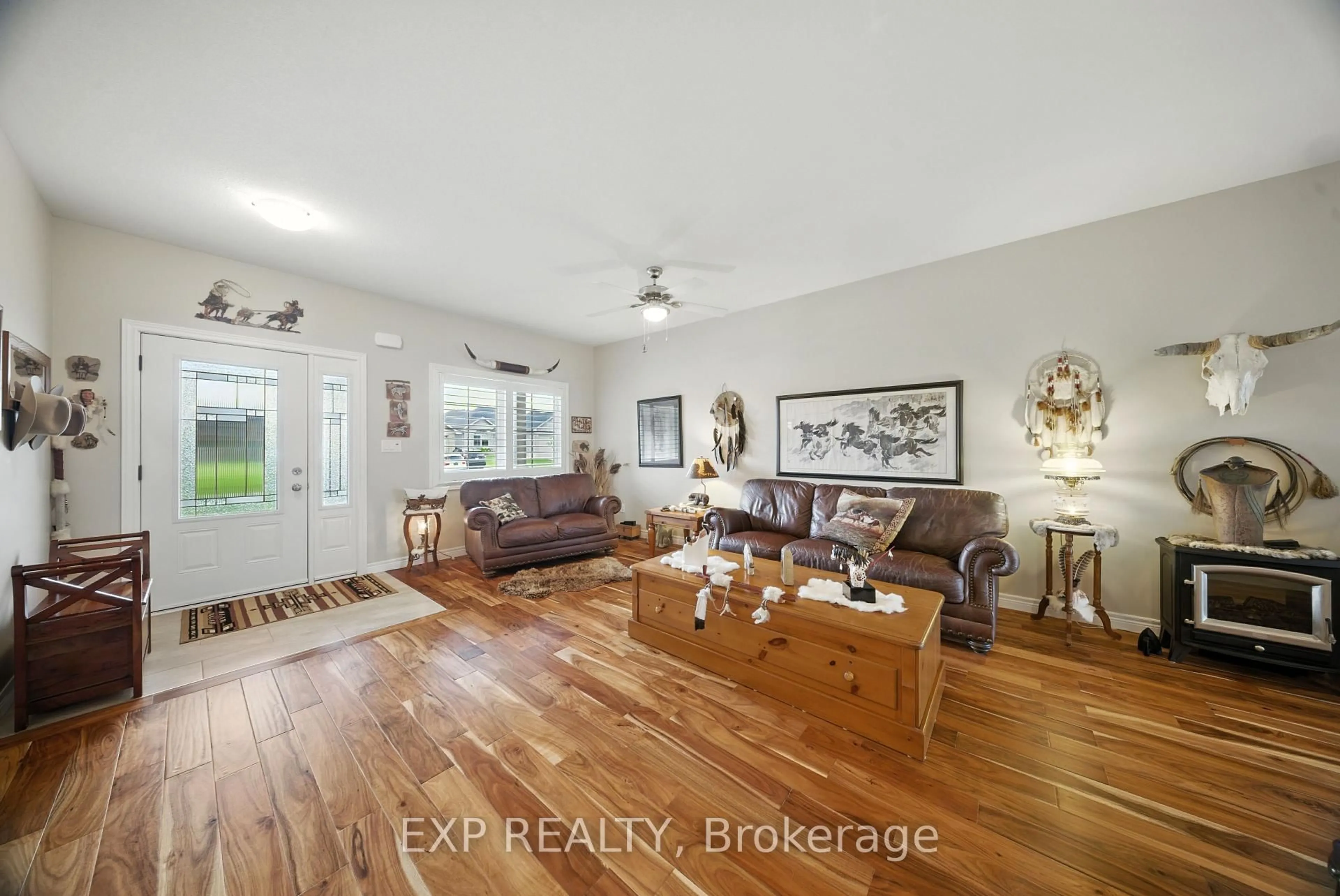 Living room with furniture, unknown for 257 Donly Dr, Norfolk Ontario N3Y 0C8