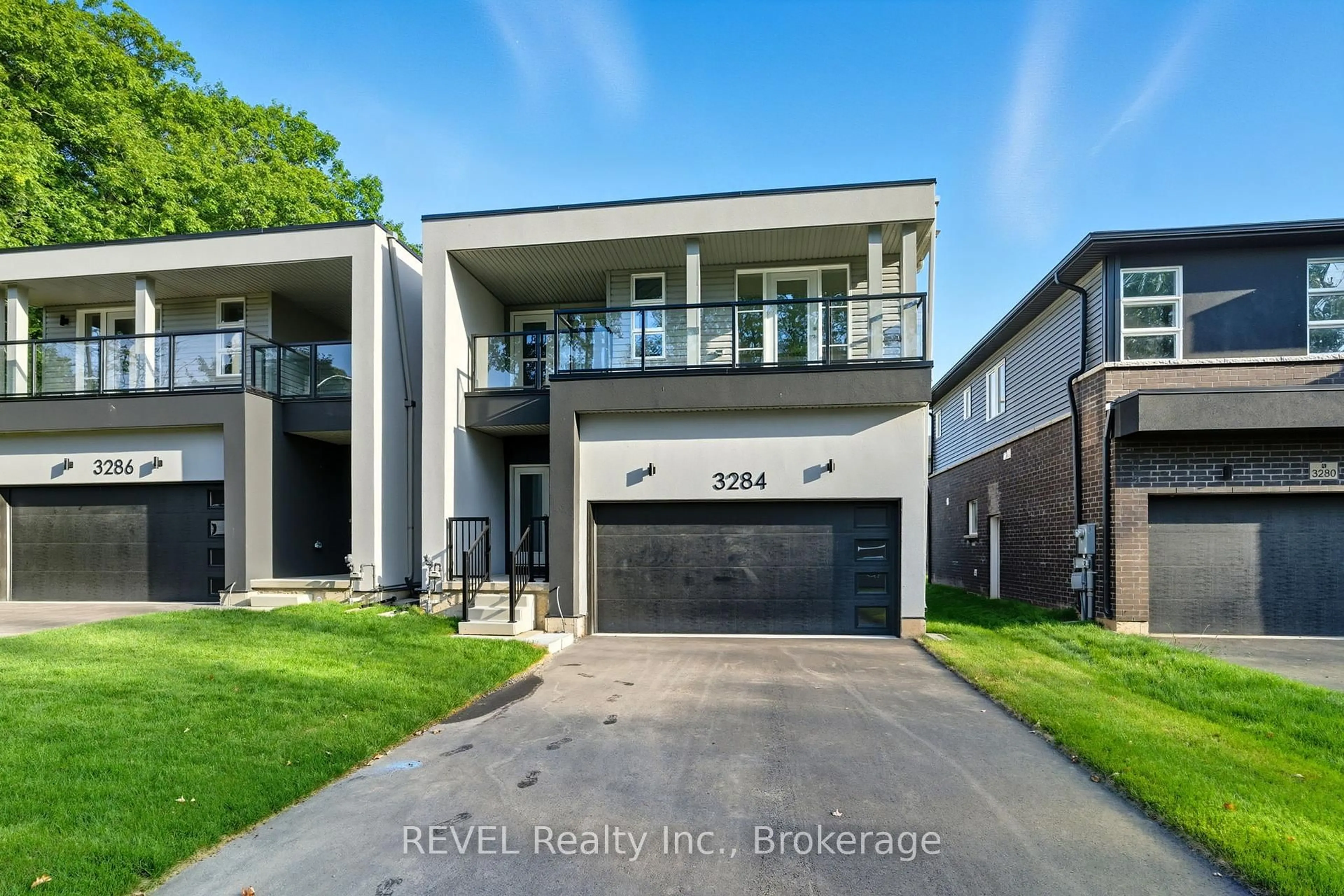 Home with brick exterior material, street for 3284 Parker Ave, Fort Erie Ontario L0S 1N0