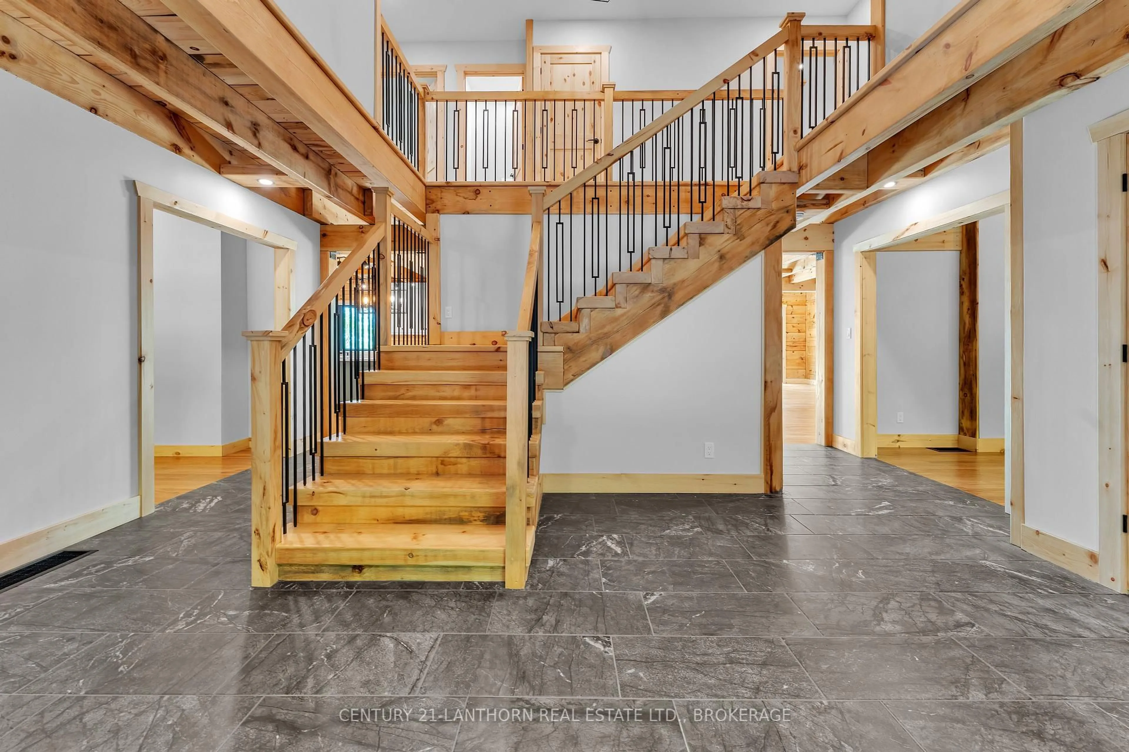 Indoor foyer for 1120B Warrington Rd, Sharbot Lake Ontario K0H 2P0
