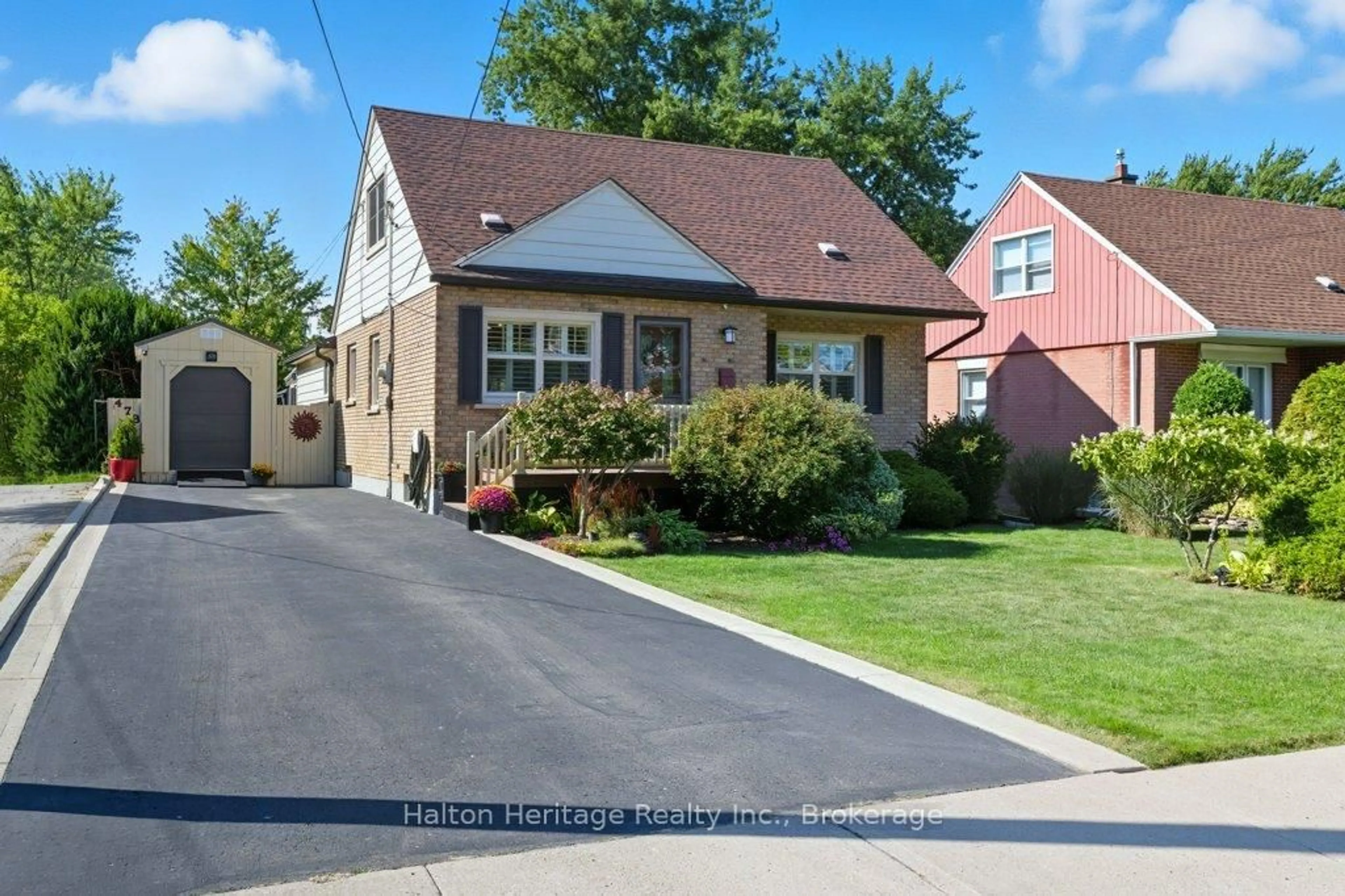 Home with brick exterior material, street for 478 East 37th St, Hamilton Ontario L8V 4B9