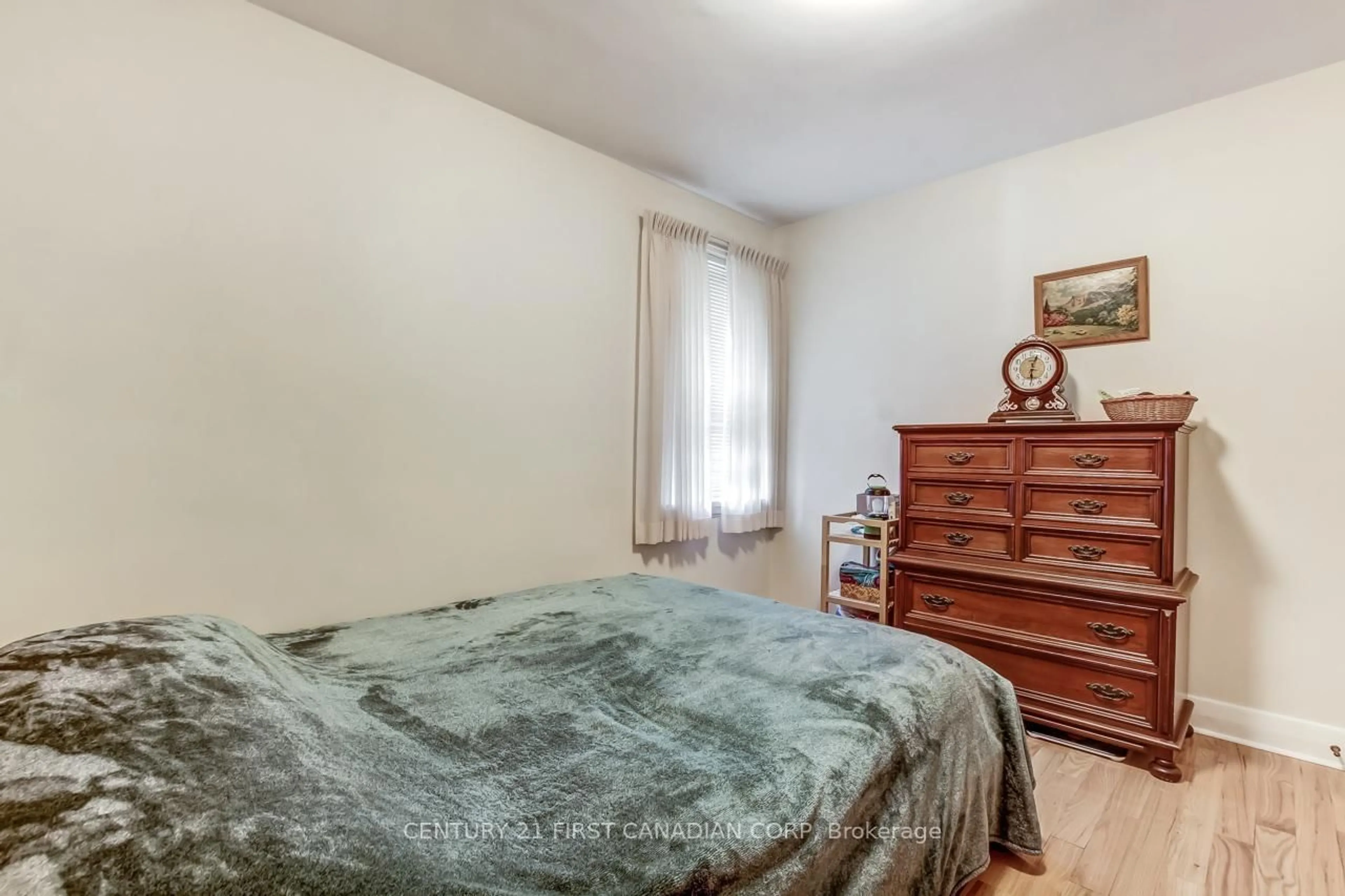 A pic of a room for 1290 Langmuir Ave, London East Ontario N5W 2G3