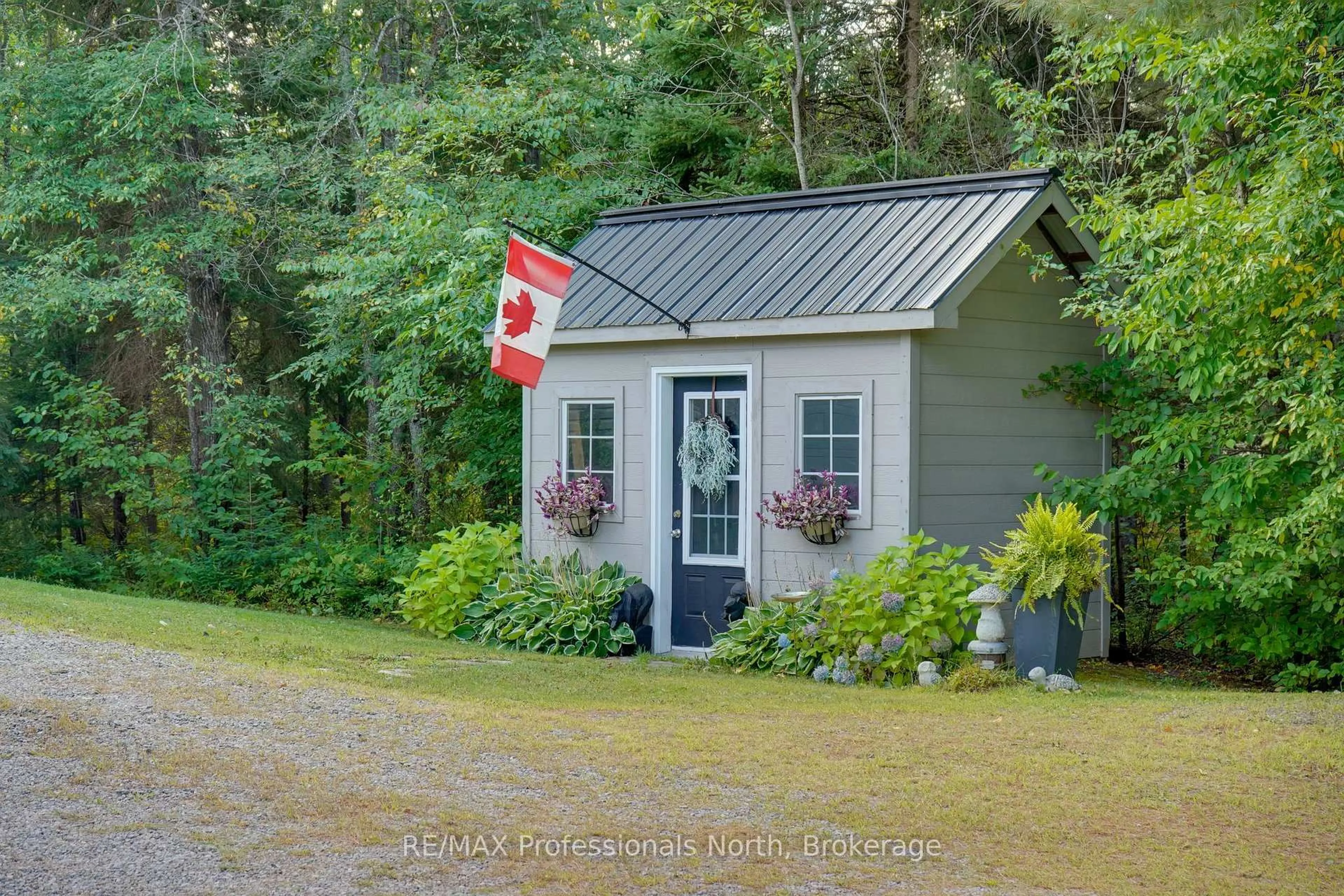 Shed for 23 Thomas Cres, Huntsville Ontario P1H 2M3