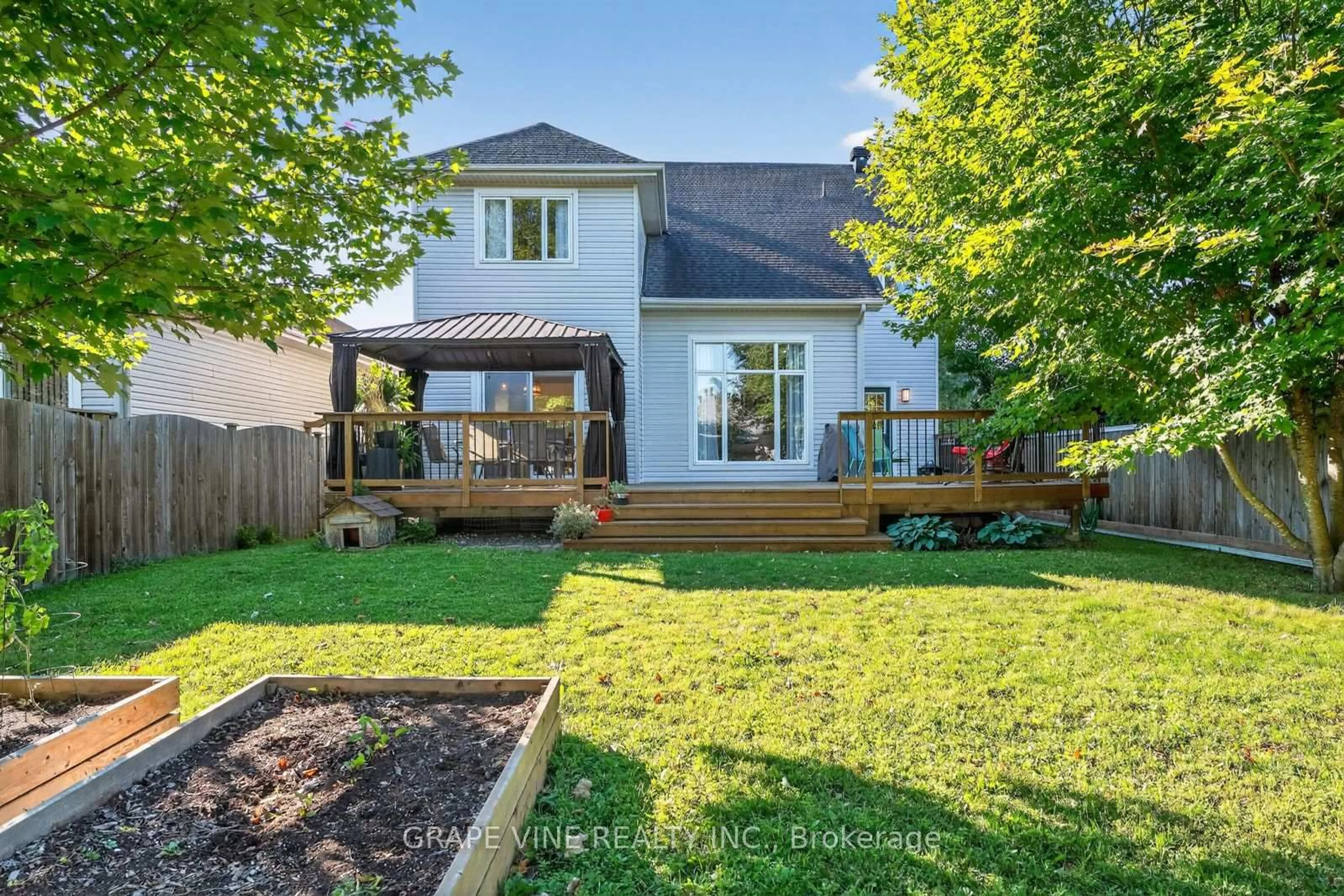 Unknown for 823 Scala Ave, Orleans Ontario K4A 4M2