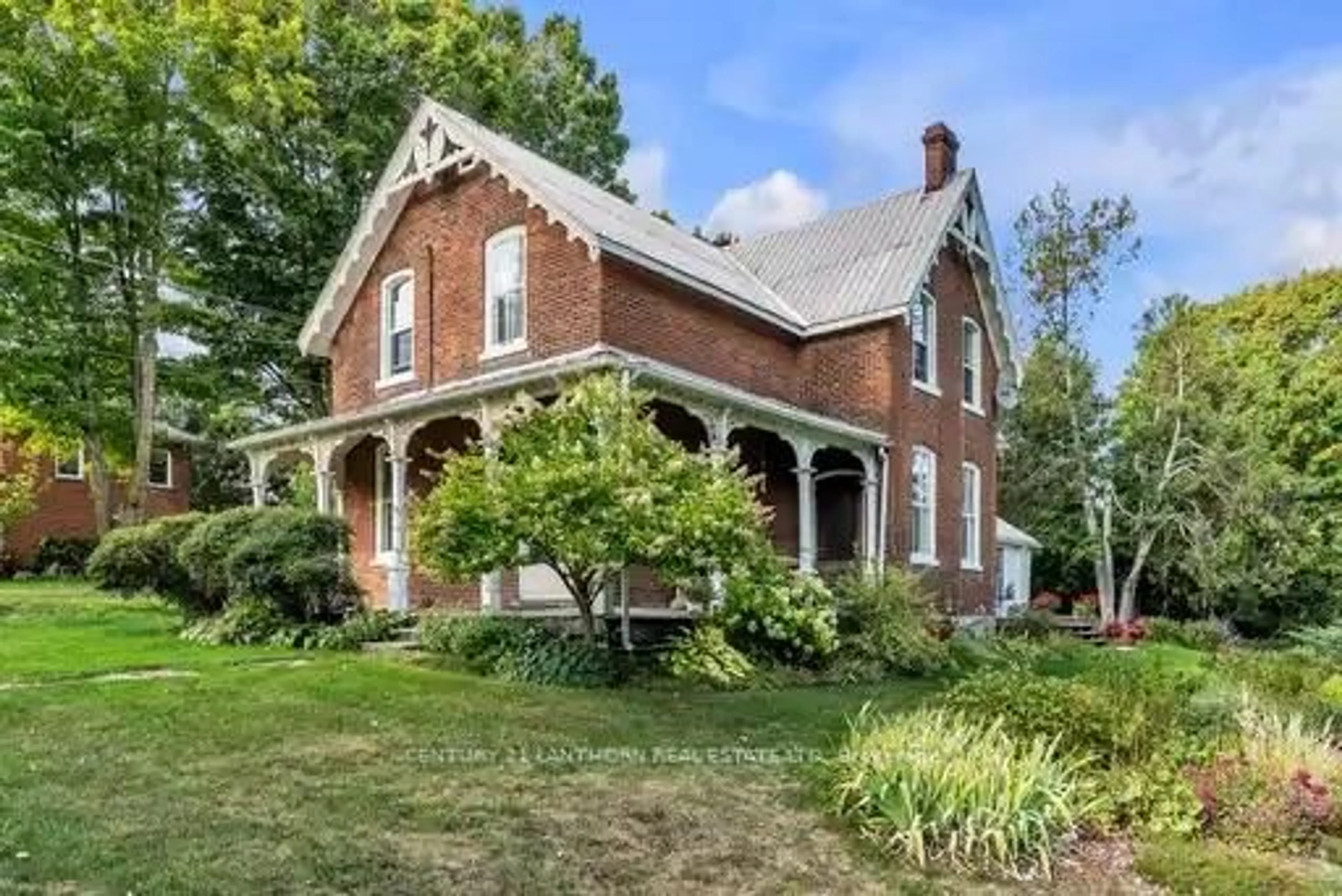 Home with brick exterior material, building for 143 Edward St, Stirling Ontario K0K 3E0