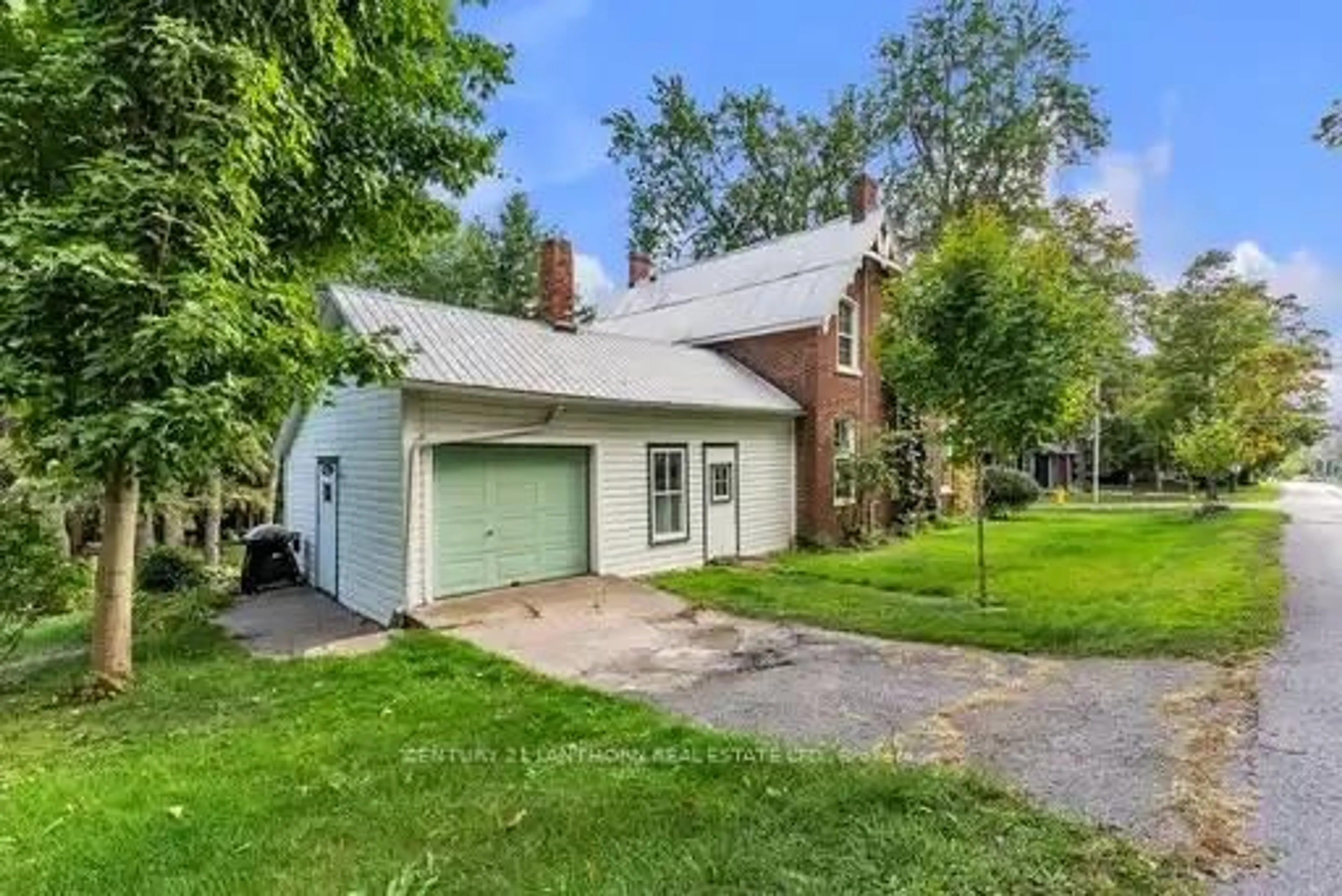 A pic from outside/outdoor area/front of a property/back of a property/a pic from drone, street for 143 Edward St, Stirling Ontario K0K 3E0