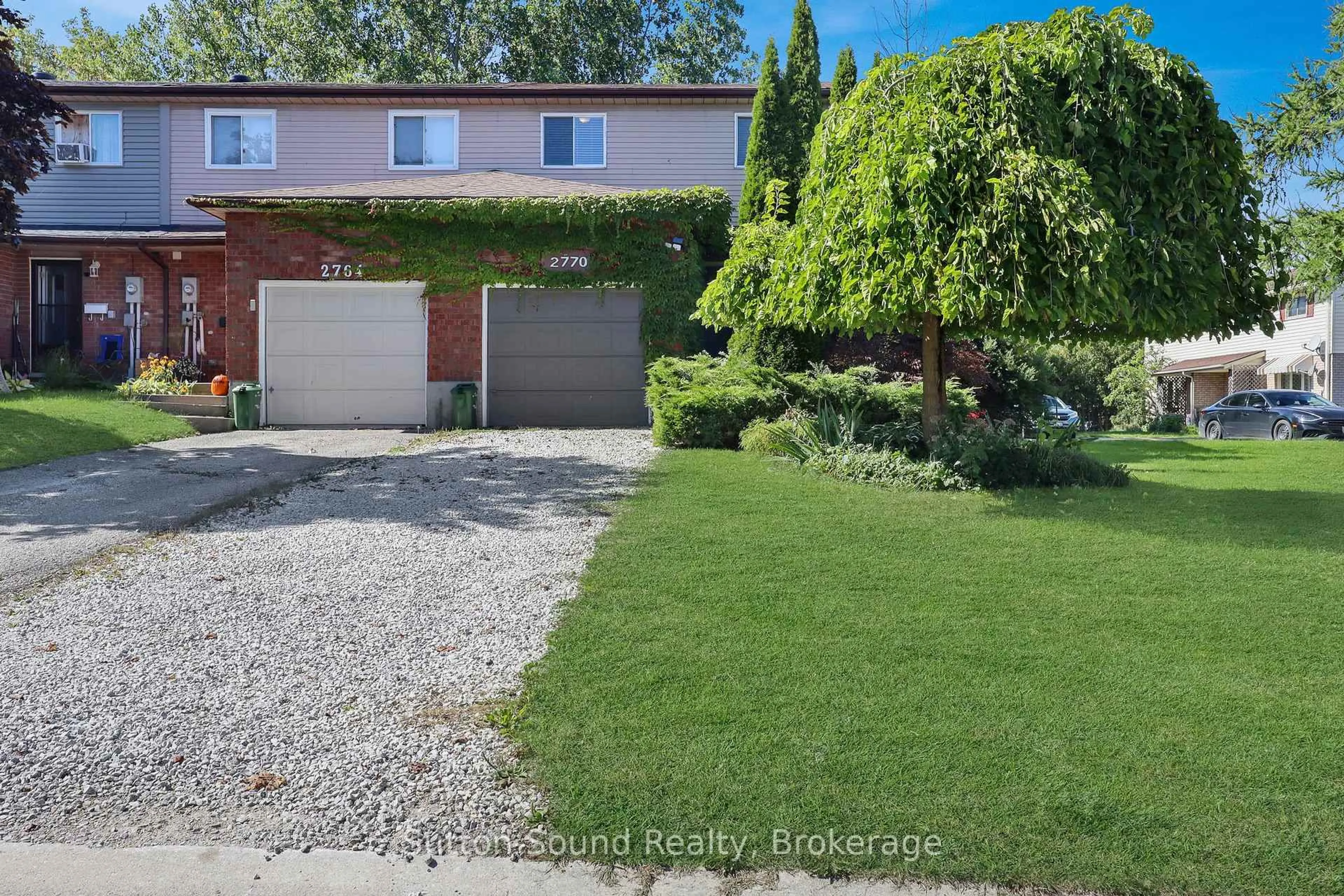 A pic from outside/outdoor area/front of a property/back of a property/a pic from drone, street for 2770 4th Ave, Owen Sound Ontario N4K 6R3