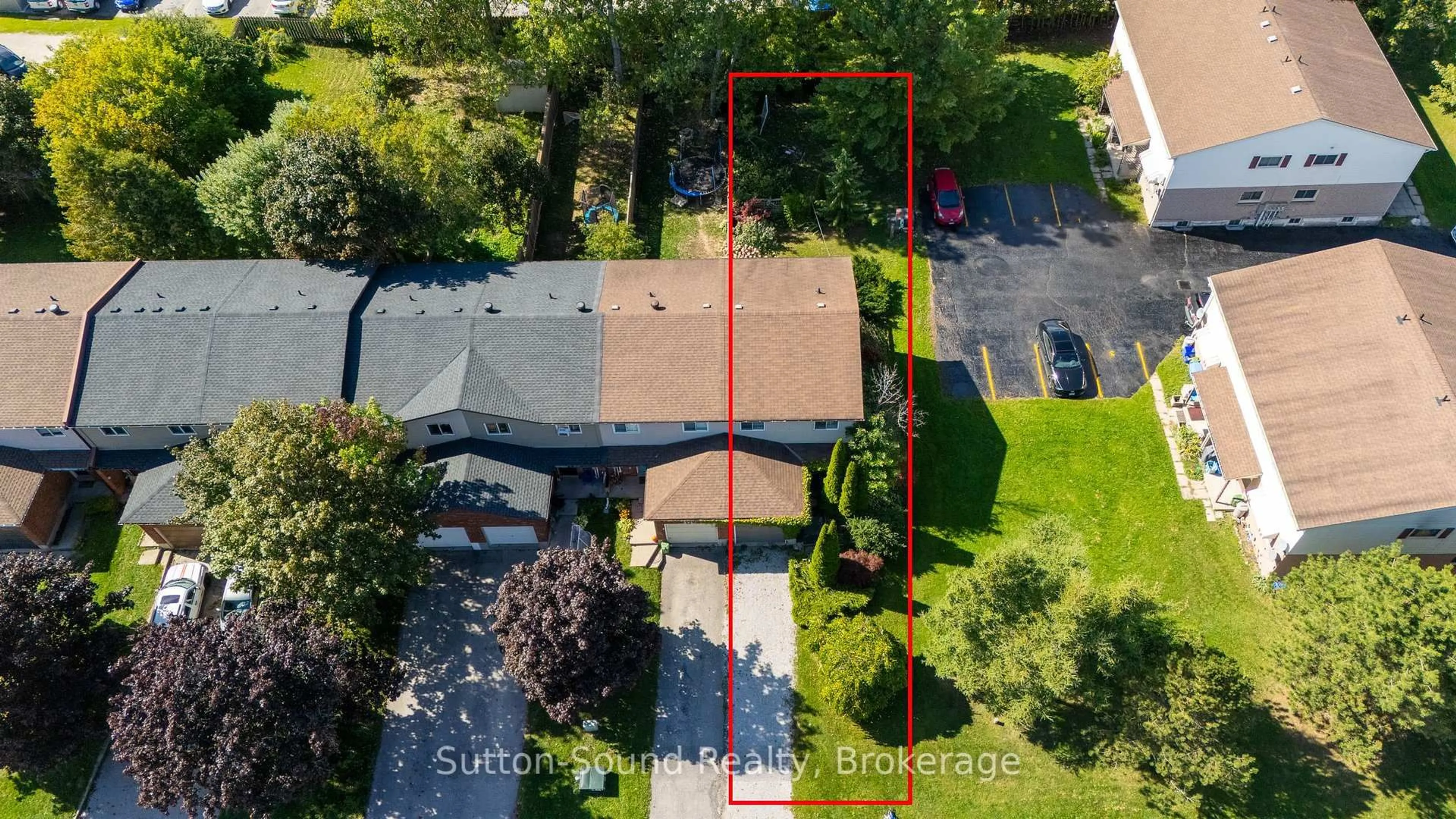 A pic from outside/outdoor area/front of a property/back of a property/a pic from drone, street for 2770 4th Ave, Owen Sound Ontario N4K 6R3