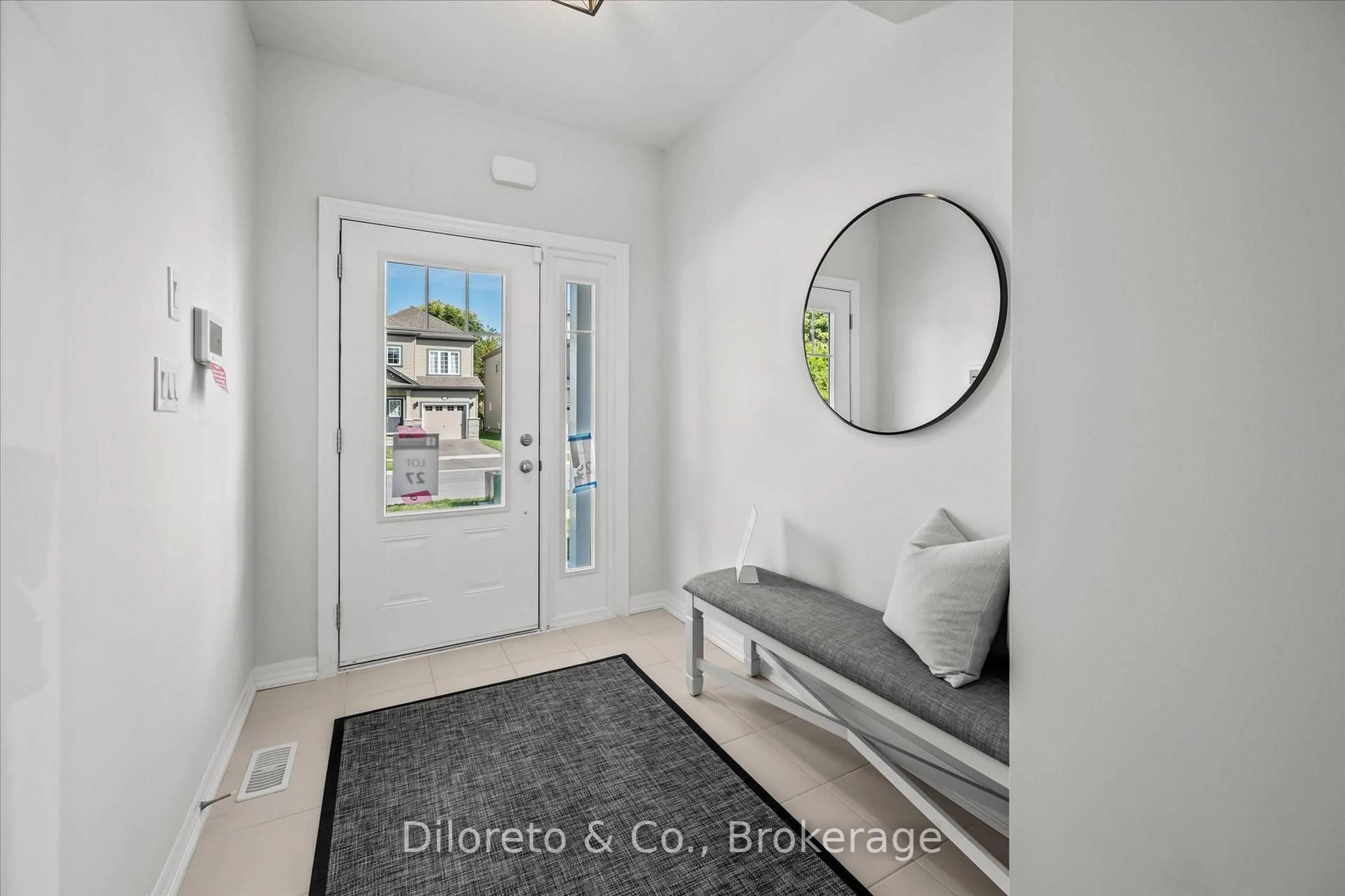Indoor entryway for 29 Bromley Dr, St. Catharines Ontario L2M 0C9