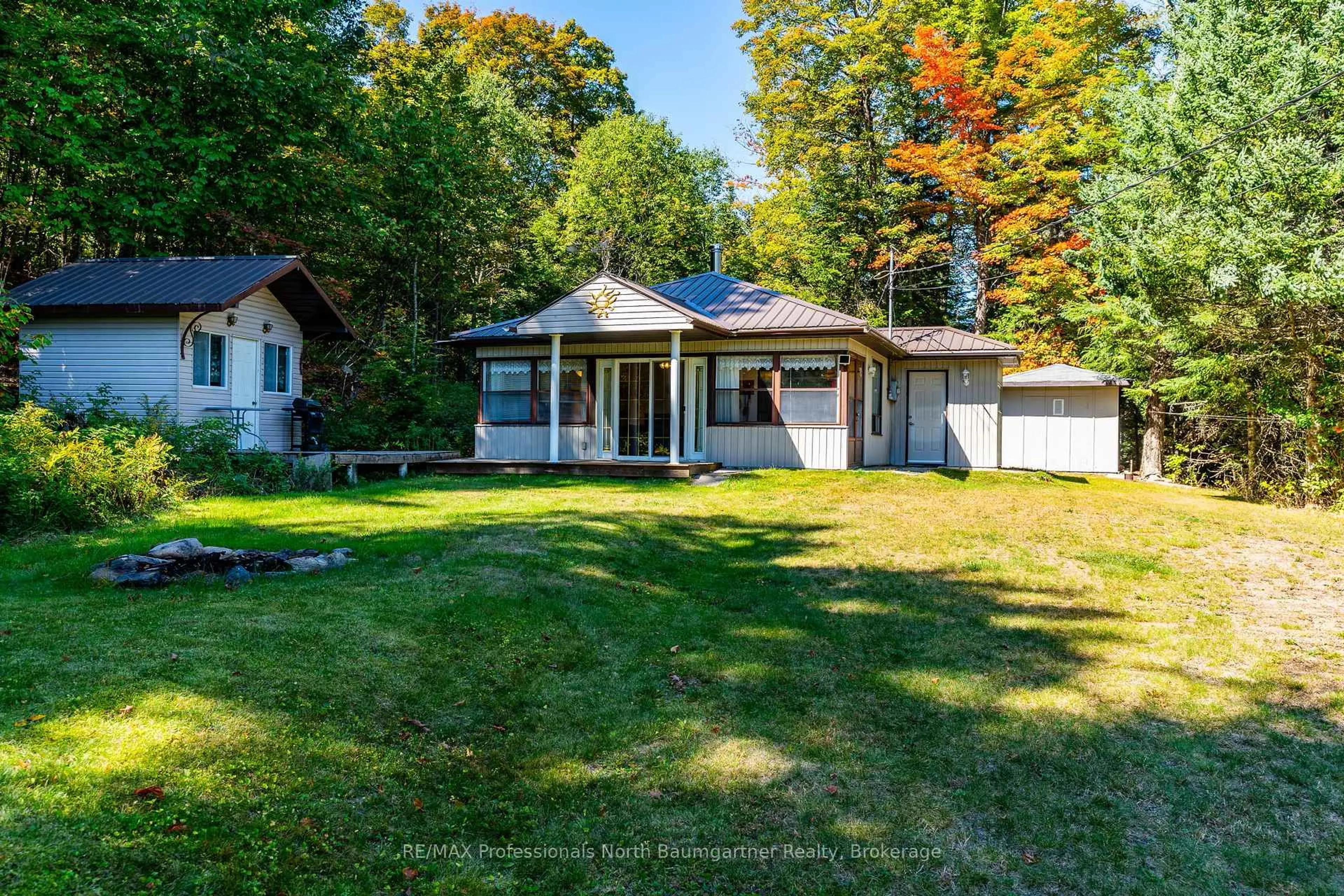 A pic from outside/outdoor area/front of a property/back of a property/a pic from drone, street for 1566 West Settlement Rd, Dysart et al Ontario K0M 1S0