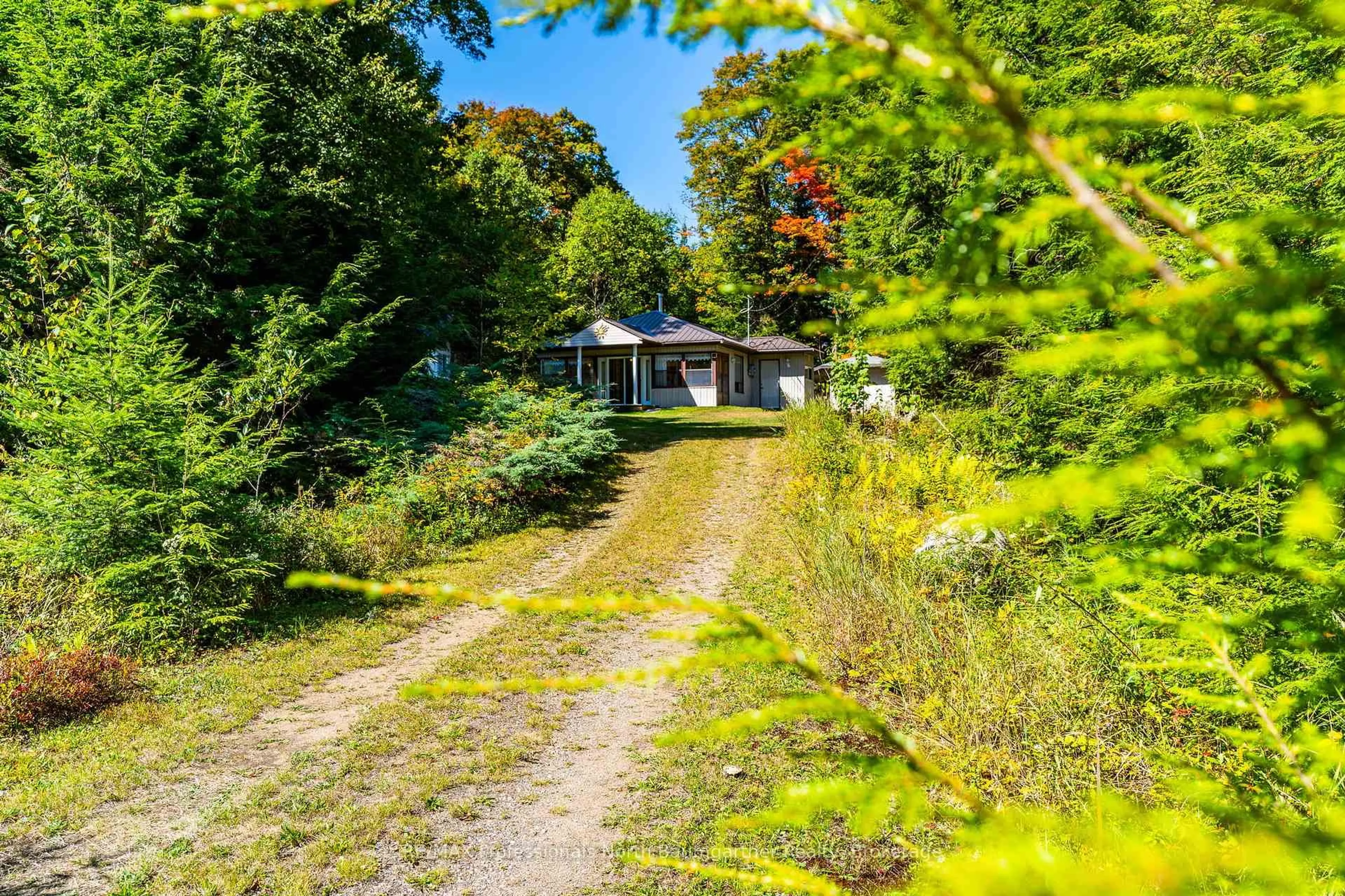 A pic from outside/outdoor area/front of a property/back of a property/a pic from drone, street for 1566 West Settlement Rd, Dysart et al Ontario K0M 1S0