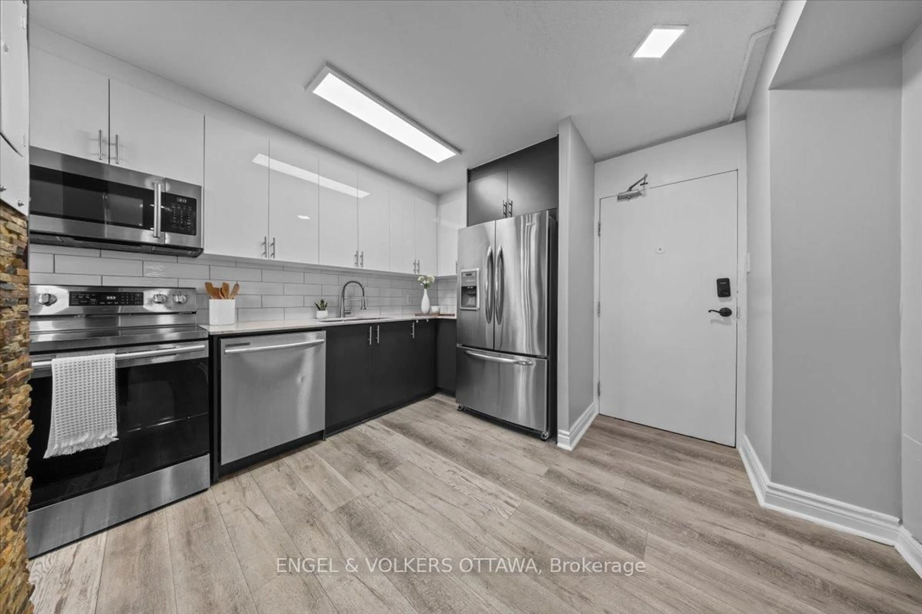 Unknown for 2020 Jasmine Cres #610, Ottawa Ontario K1J 8K5