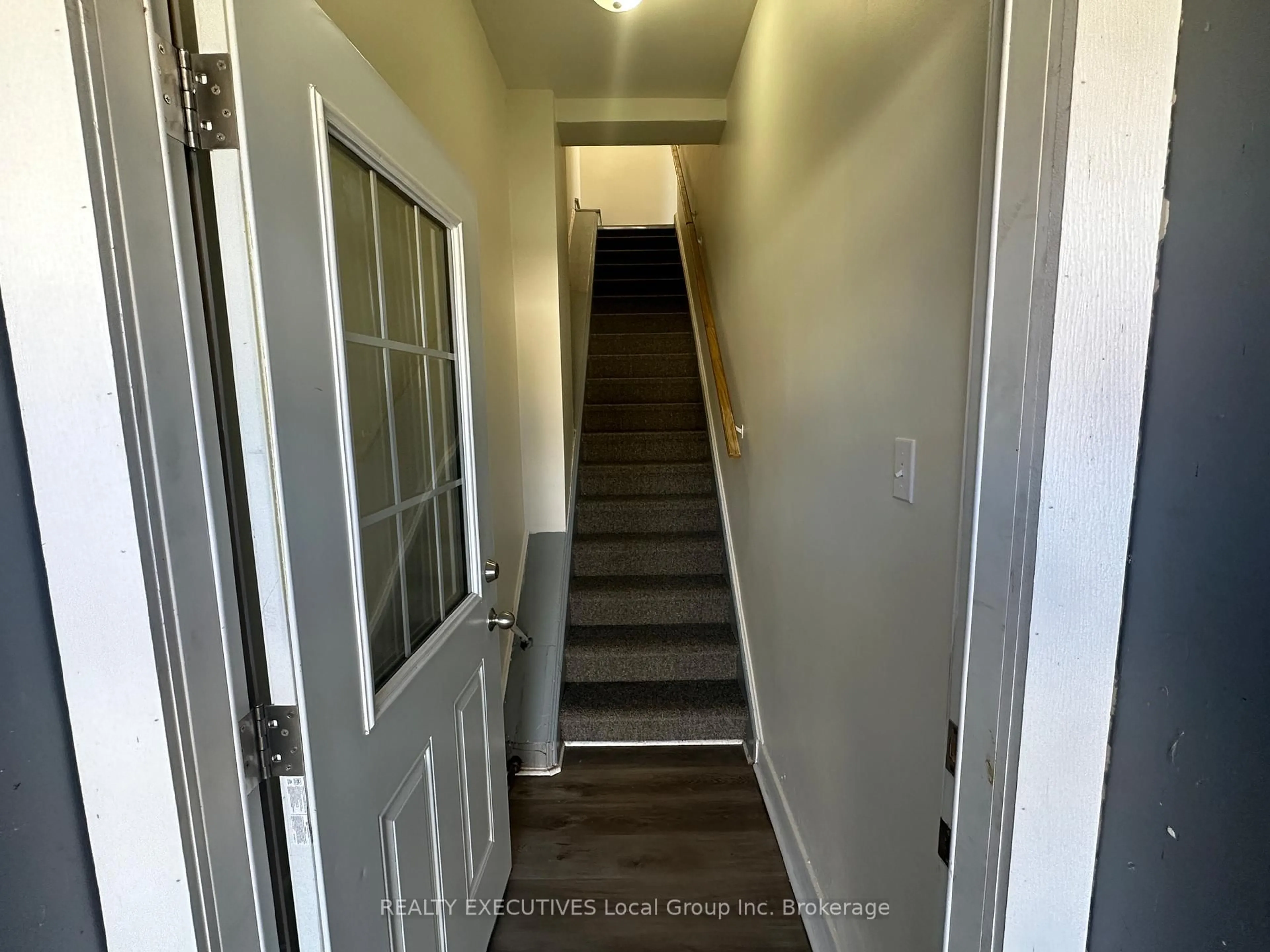 Indoor entryway for 245 Mattawa St, North Bay Ontario P1B 4M2