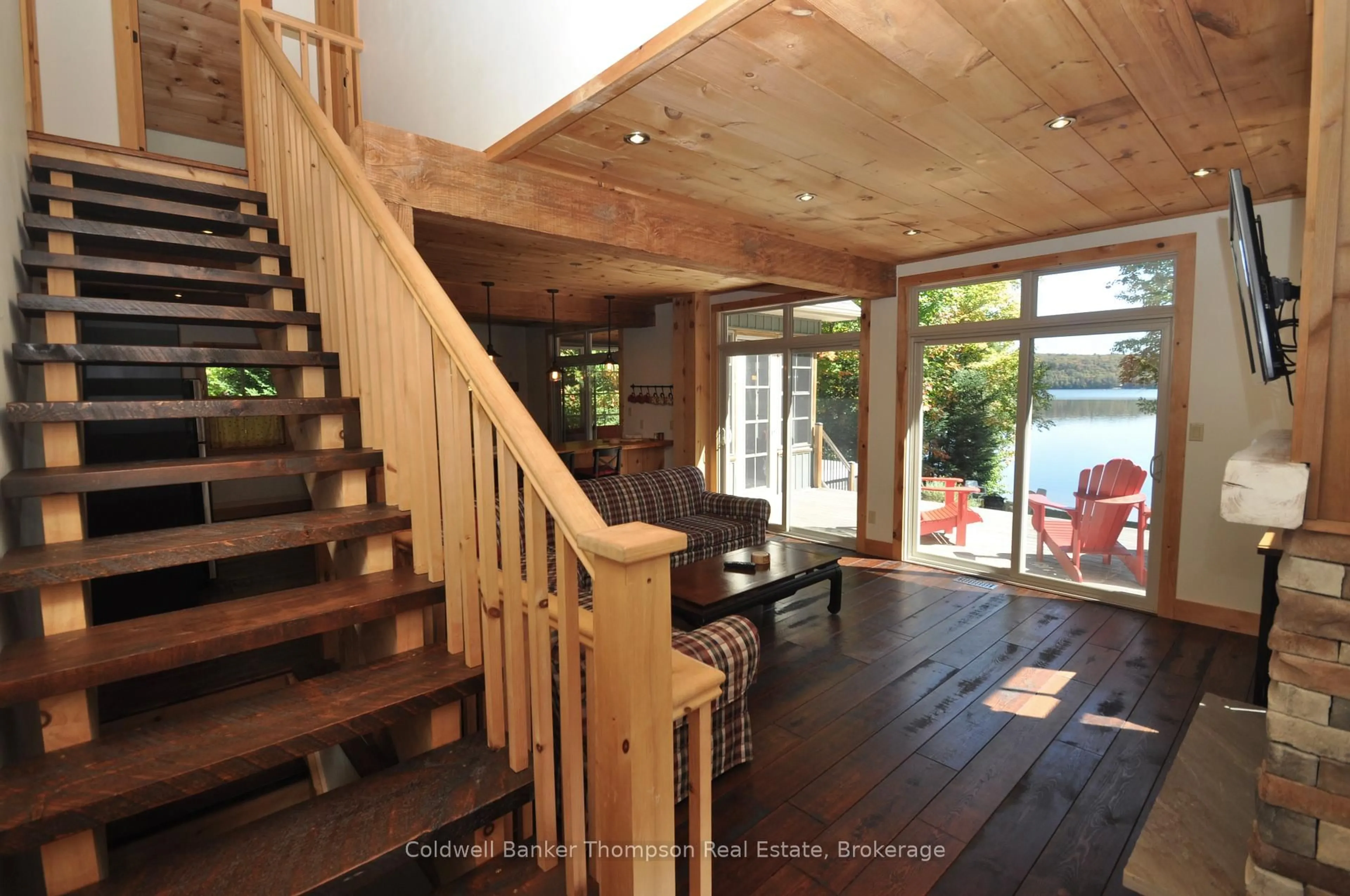 Indoor foyer for 479 Scarlett Rd, Machar Ontario P0A 1X0