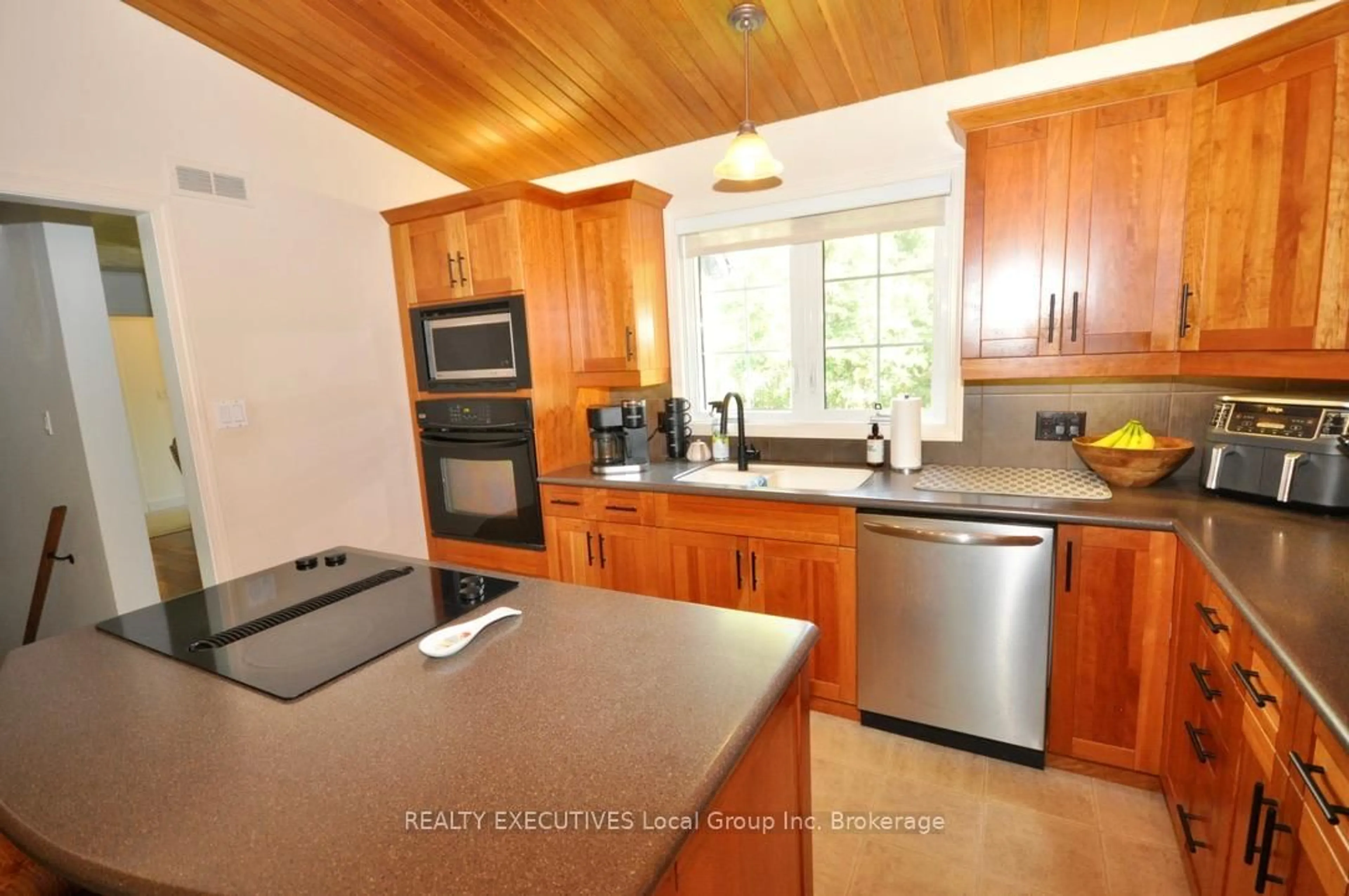 Standard kitchen, unknown for 1 Springdale Dr, North Bay Ontario P1B 8G2