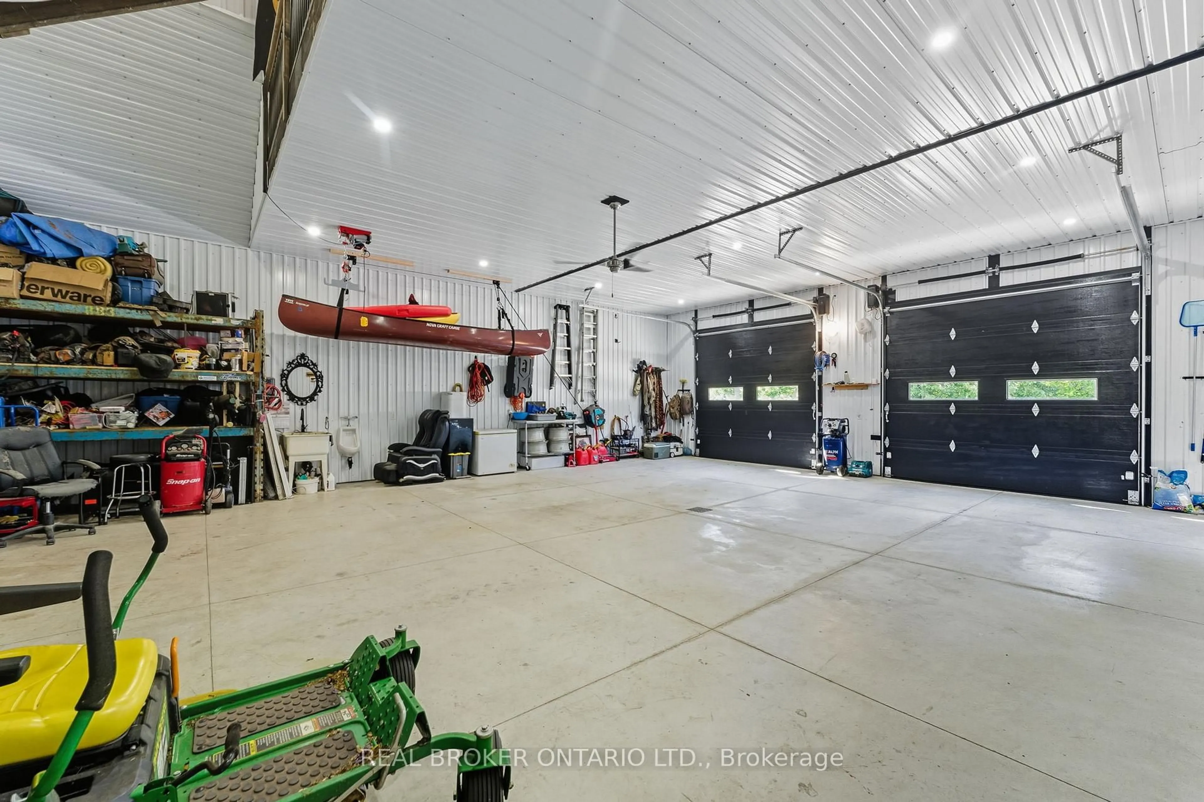 Indoor garage for 115 Lakeshore Road Rr 2 Rd, Norfolk Ontario N0J 1T0