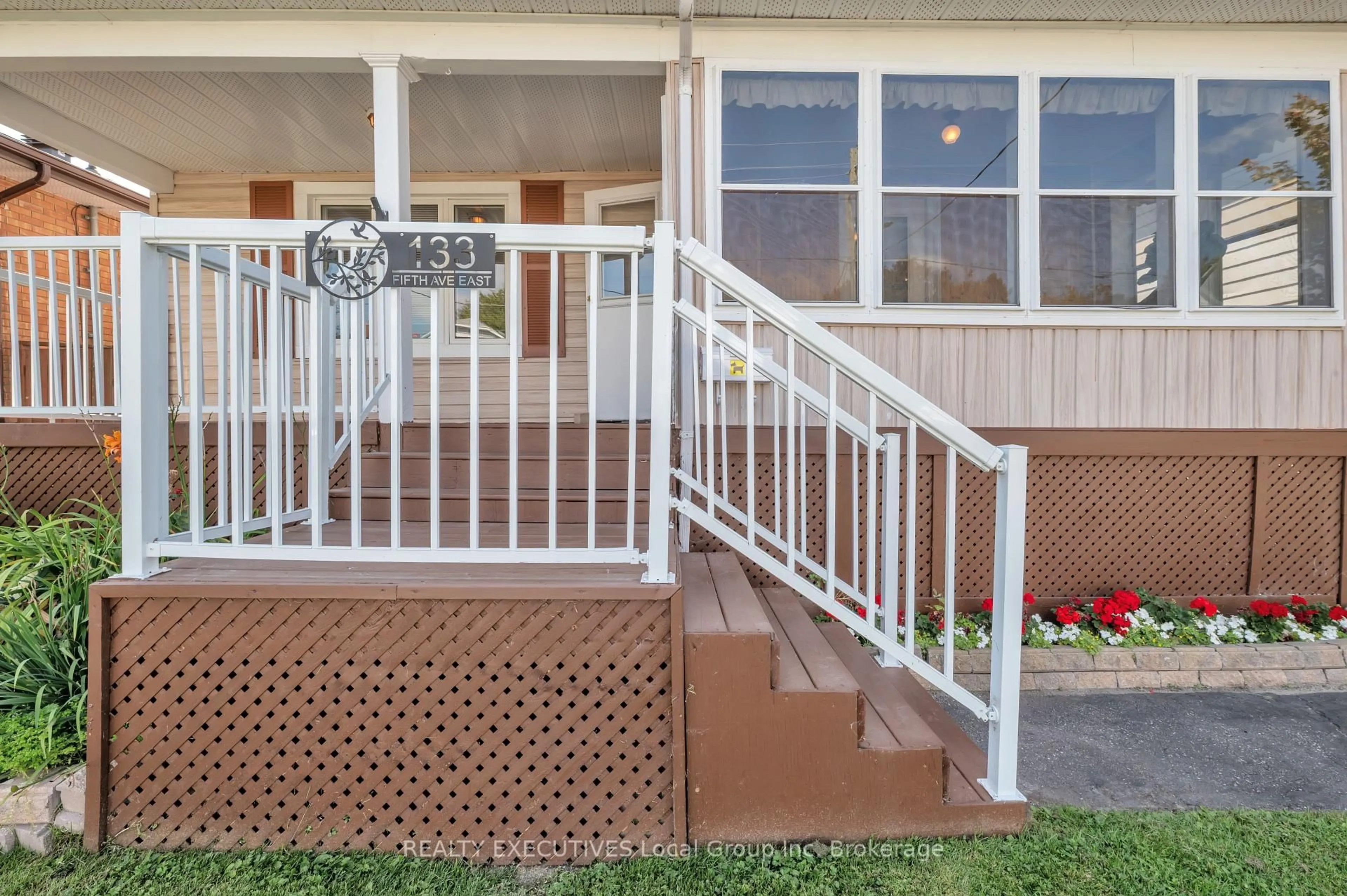Patio, street for 133 FIFTH Ave, North Bay Ontario P1B 1N5