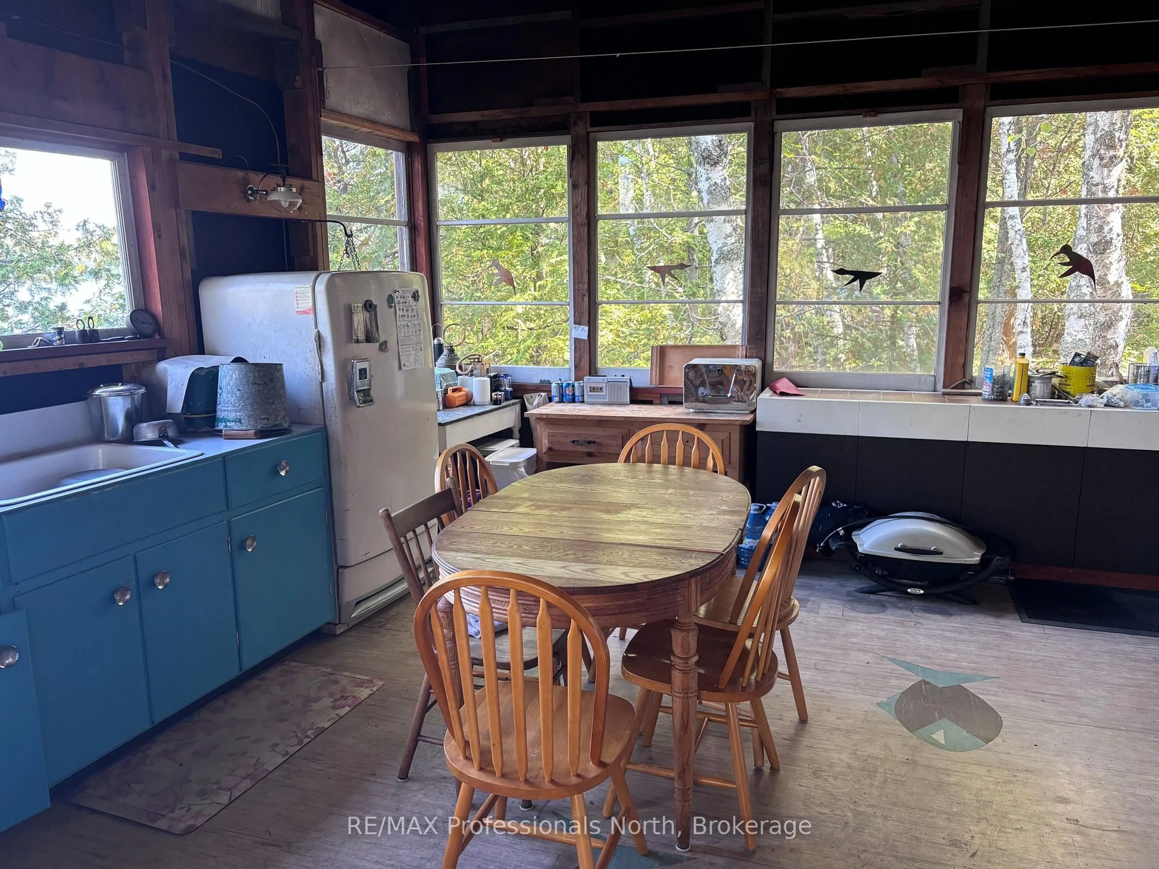 Standard kitchen, unknown for 10191 Farquhar South Shore, Dysart et al Ontario K0M 1S0