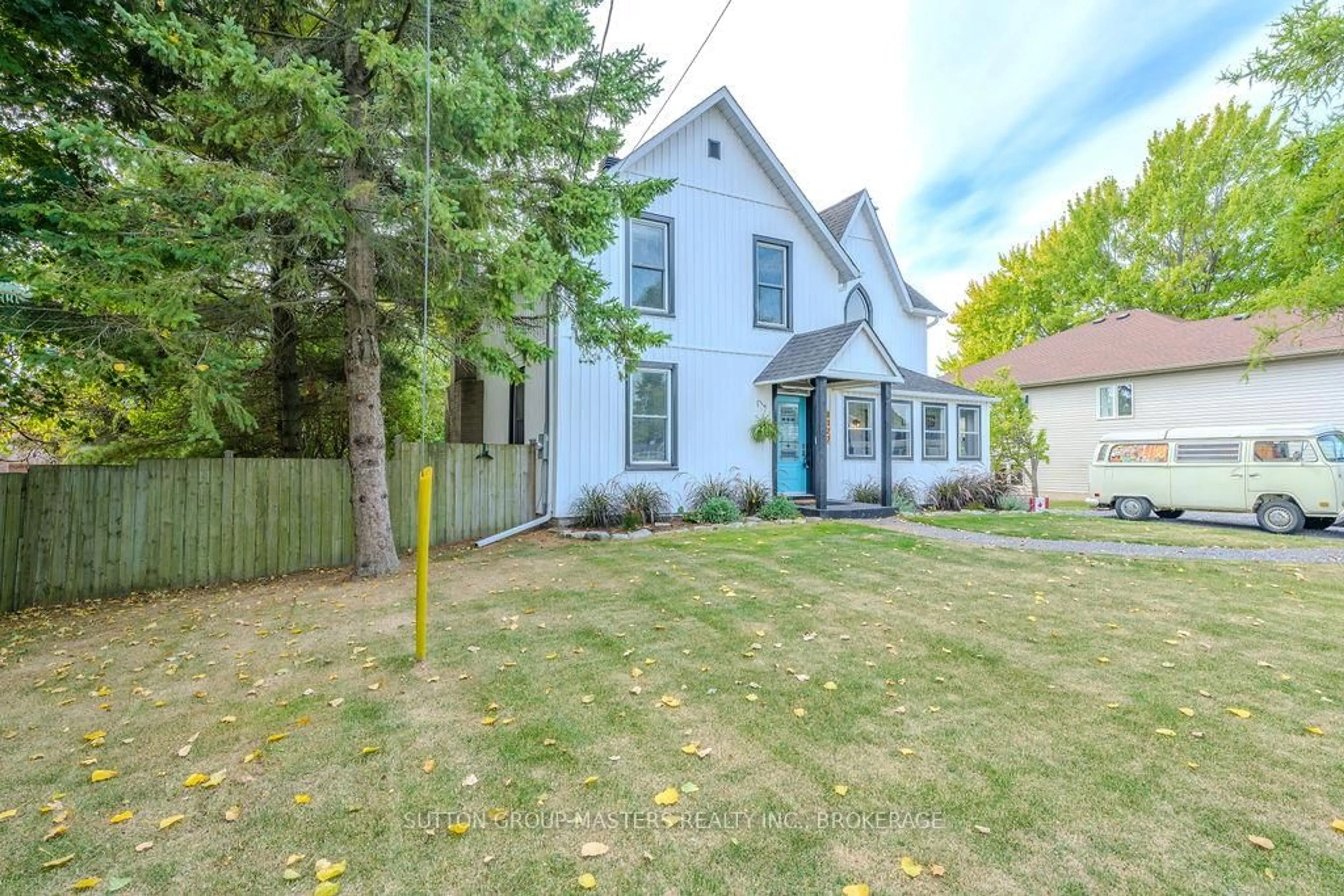 Home with vinyl exterior material, street for 1177 Woodbine Rd, Kingston Ontario K7P 2X6