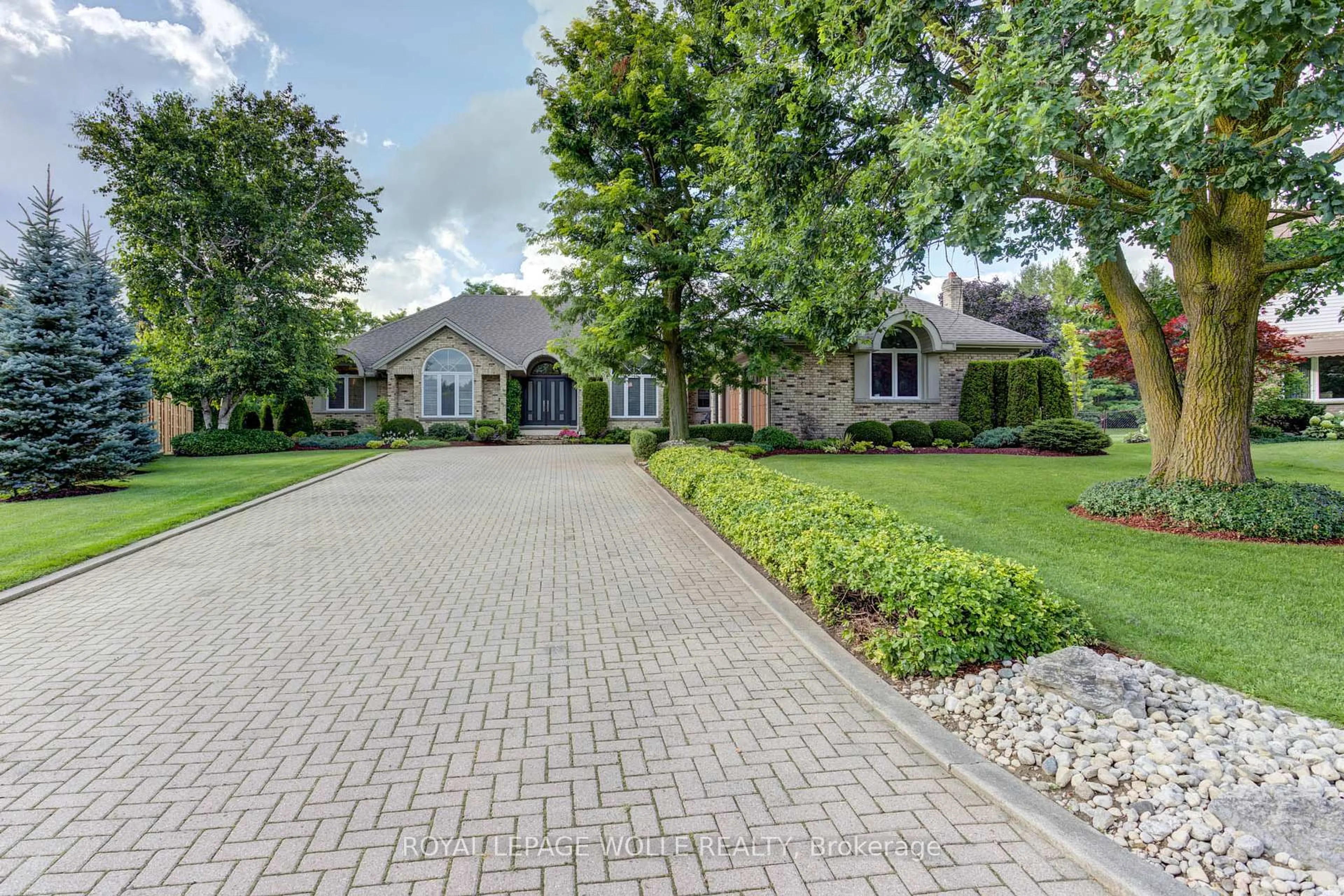 Home with brick exterior material, street for 14 James Crt, Wellesley Ontario N0B 2M1