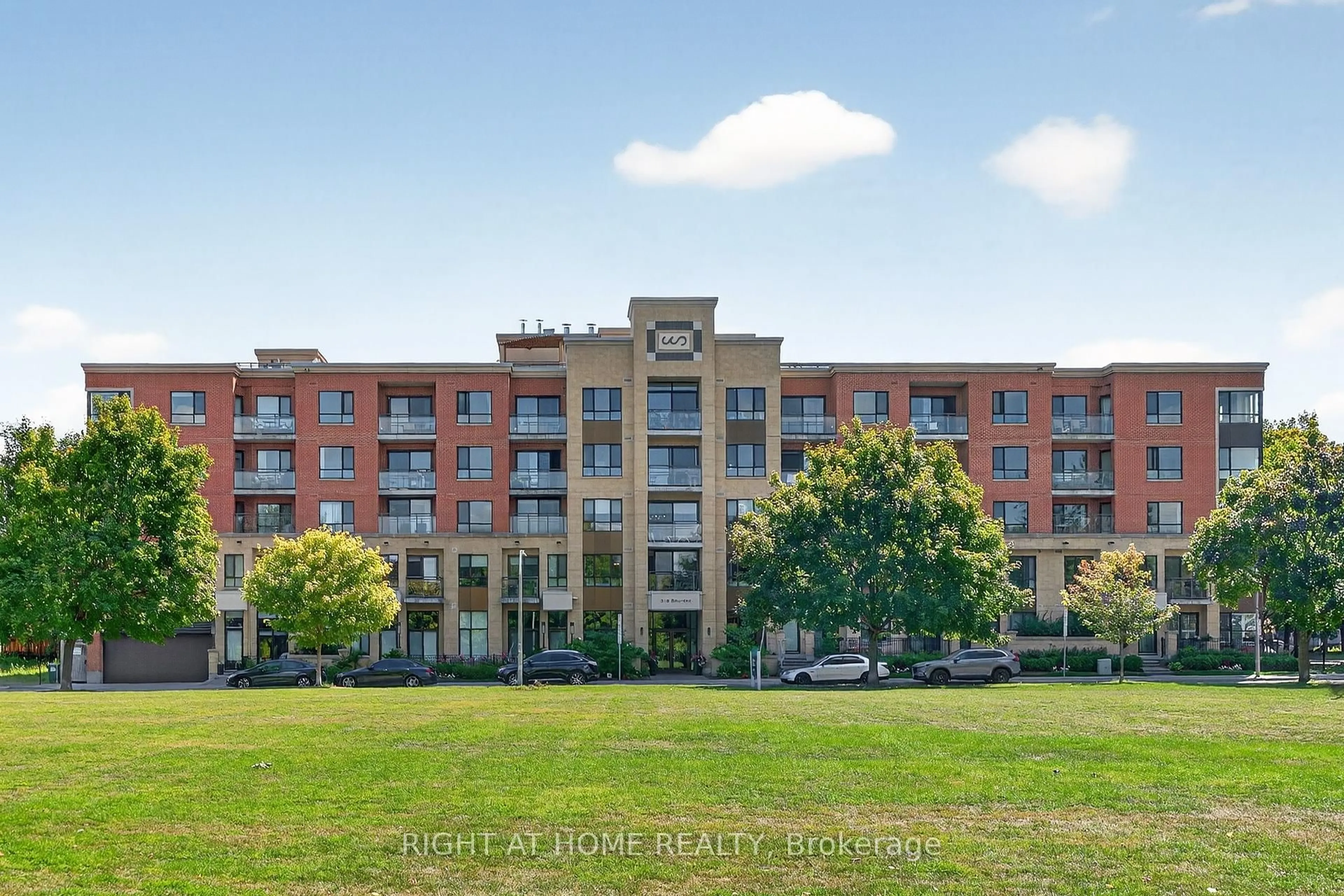 A pic from outside/outdoor area/front of a property/back of a property/a pic from drone, building for 316 Bruyere St #517, Ottawa Ontario K1N 0C3