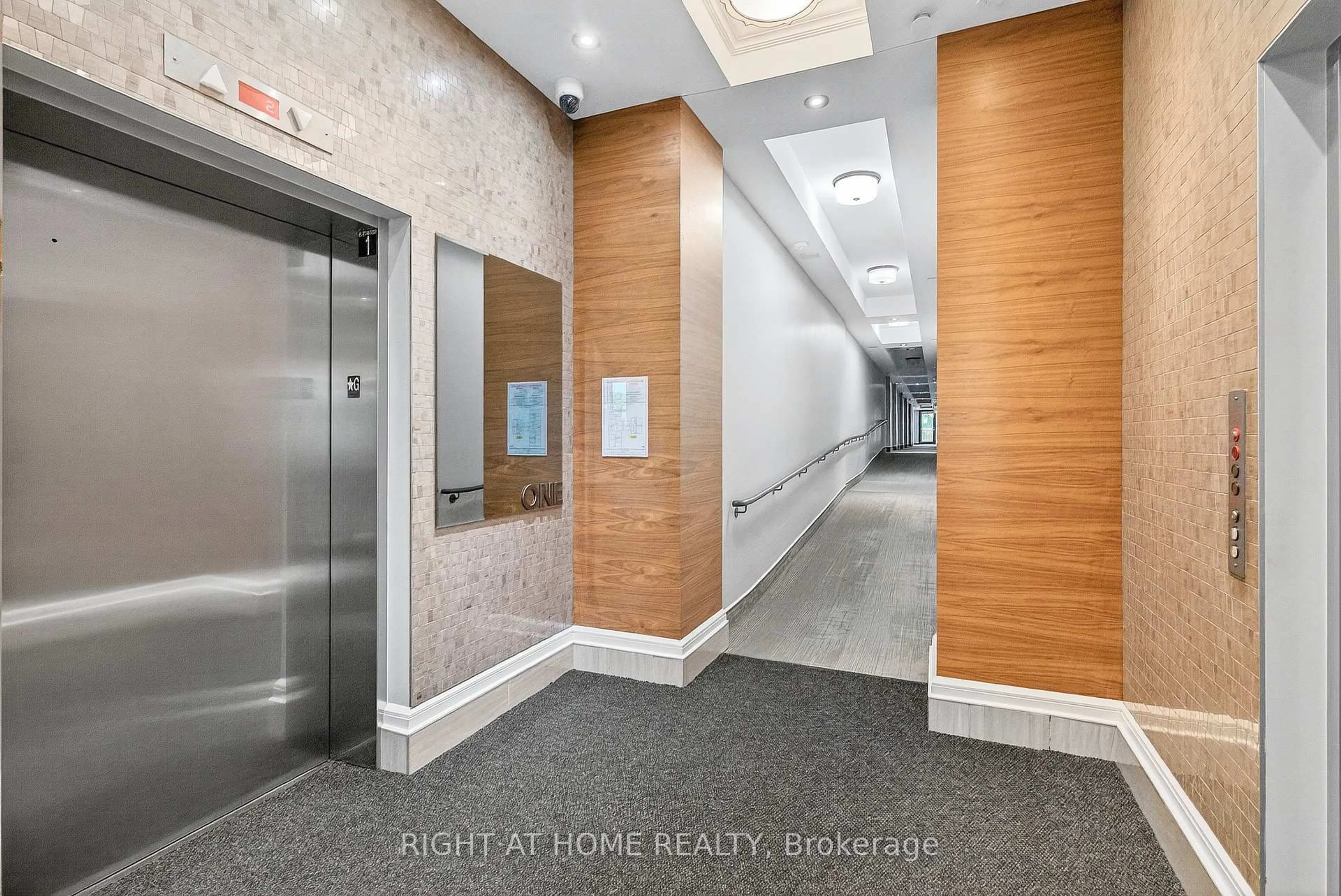 Indoor foyer for 316 Bruyere St #517, Ottawa Ontario K1N 0C3