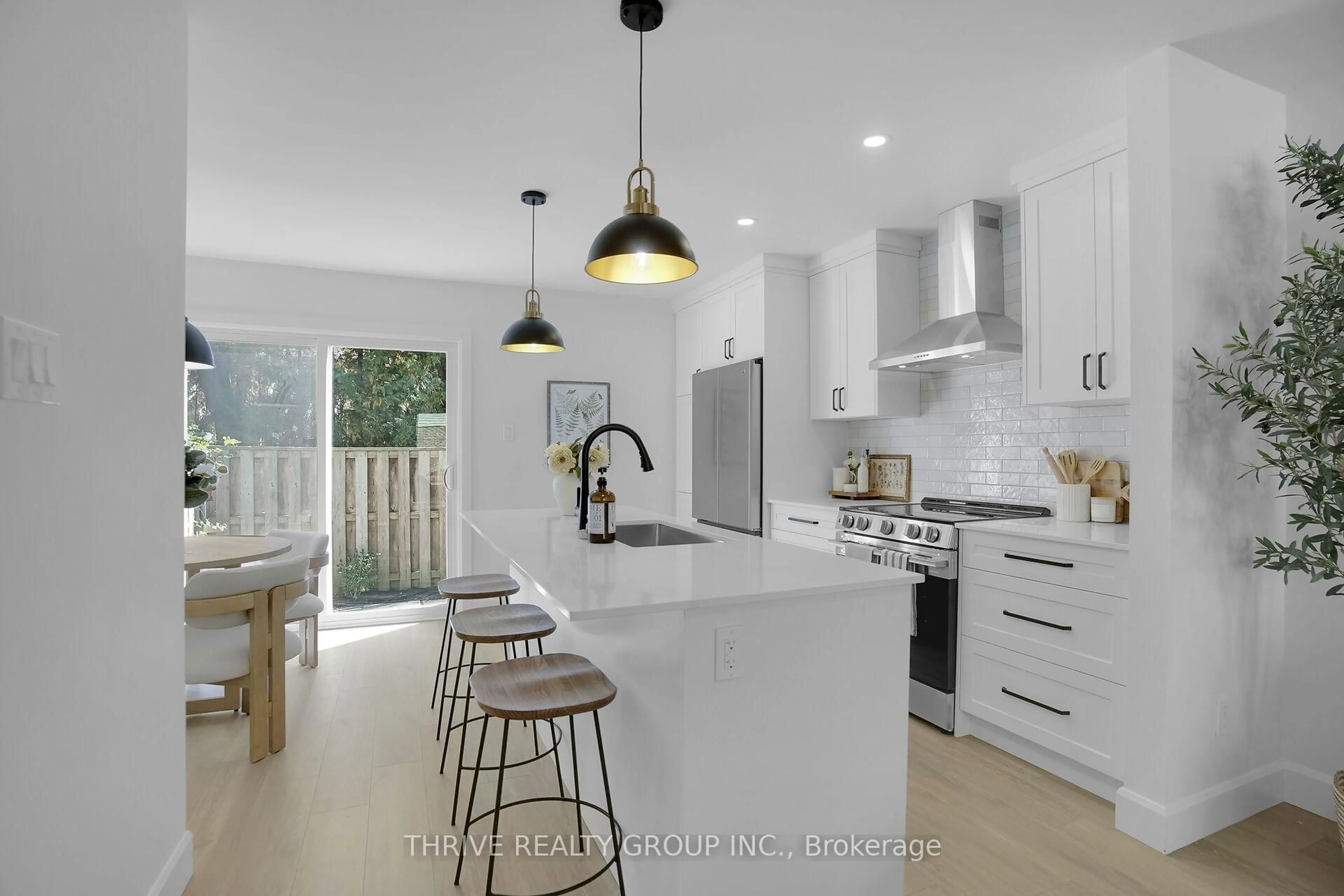 Open concept kitchen, ceramic/tile floor for 70 Fiddlers Green Rd #28, London North Ontario N6H 4R4