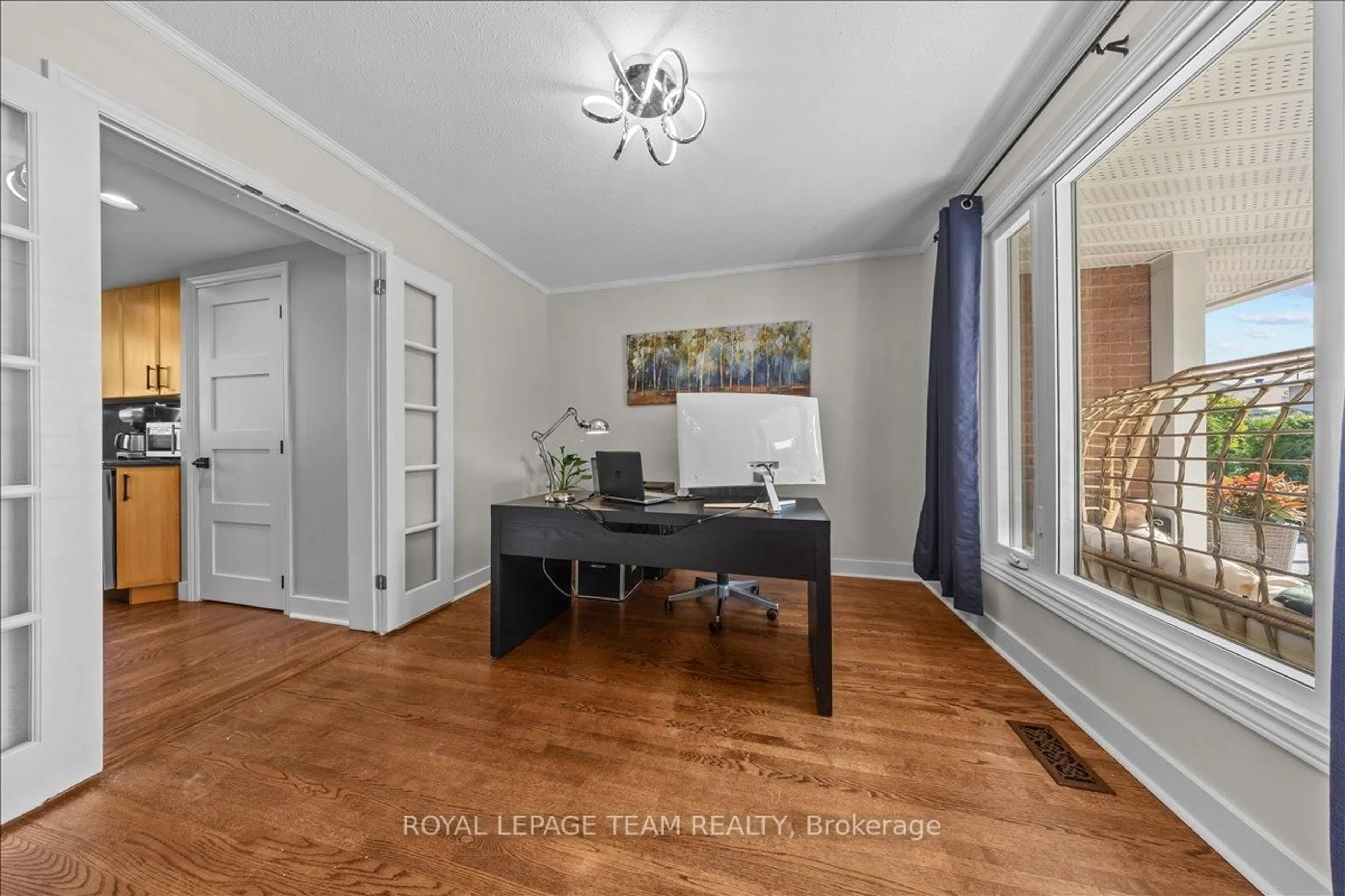 A pic of a room for 1371 Pebble Rd, Ottawa Ontario K1V 7R7