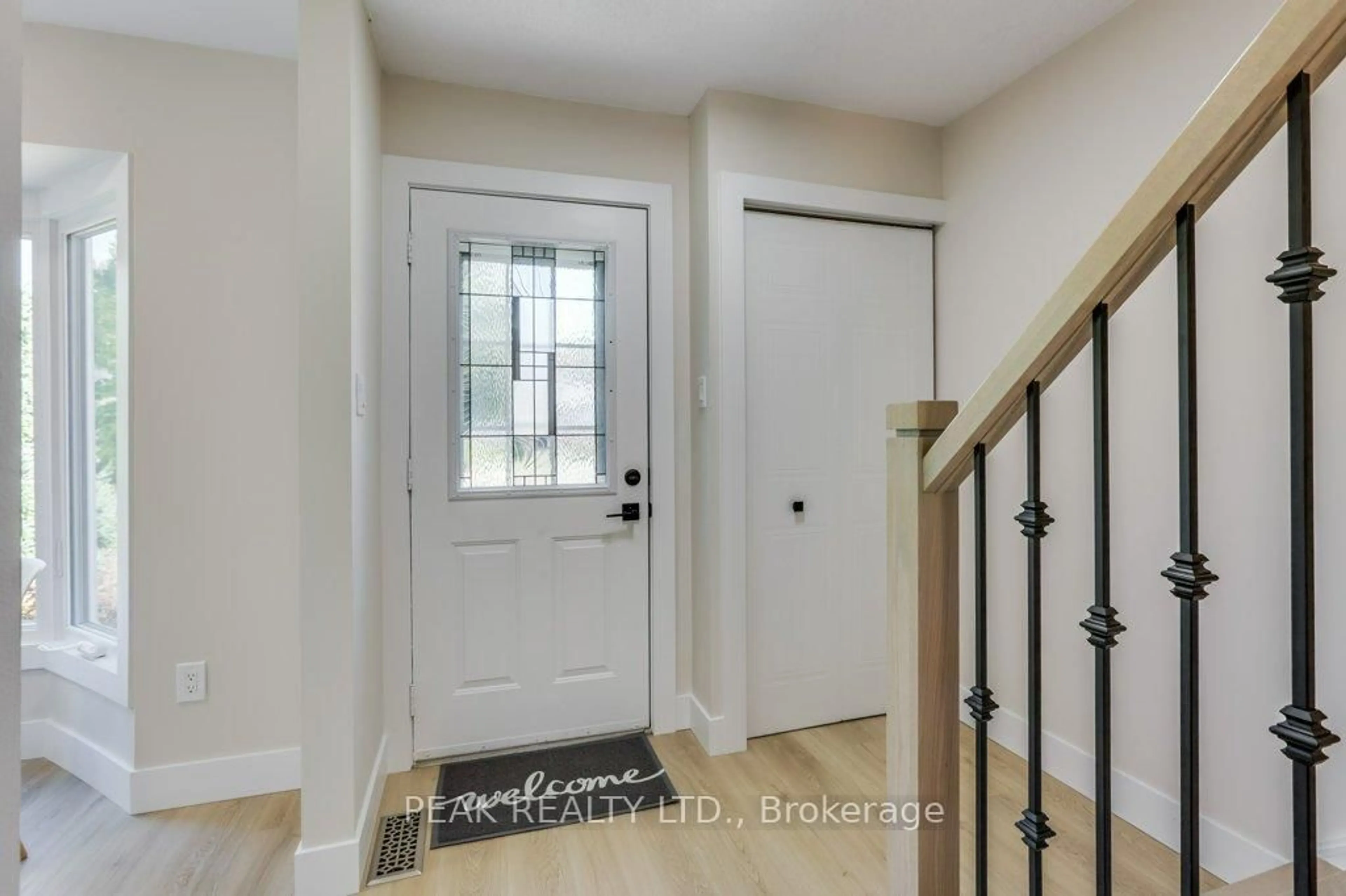 Indoor entryway for 246 Martinet Ave, London East Ontario N5V 4B2