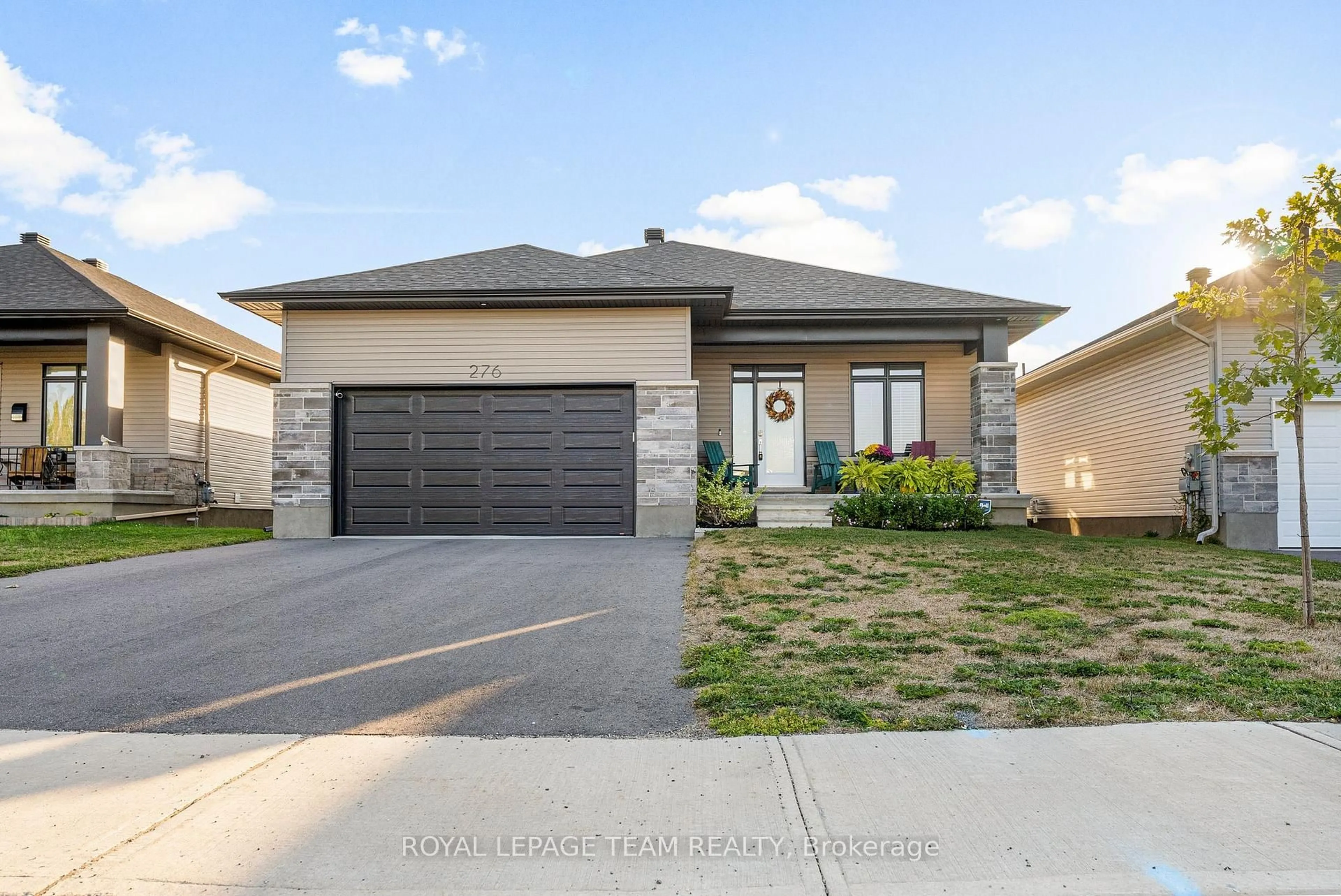 Home with brick exterior material, street for 276 Wood Ave, Smiths Falls Ontario K7A 5H2