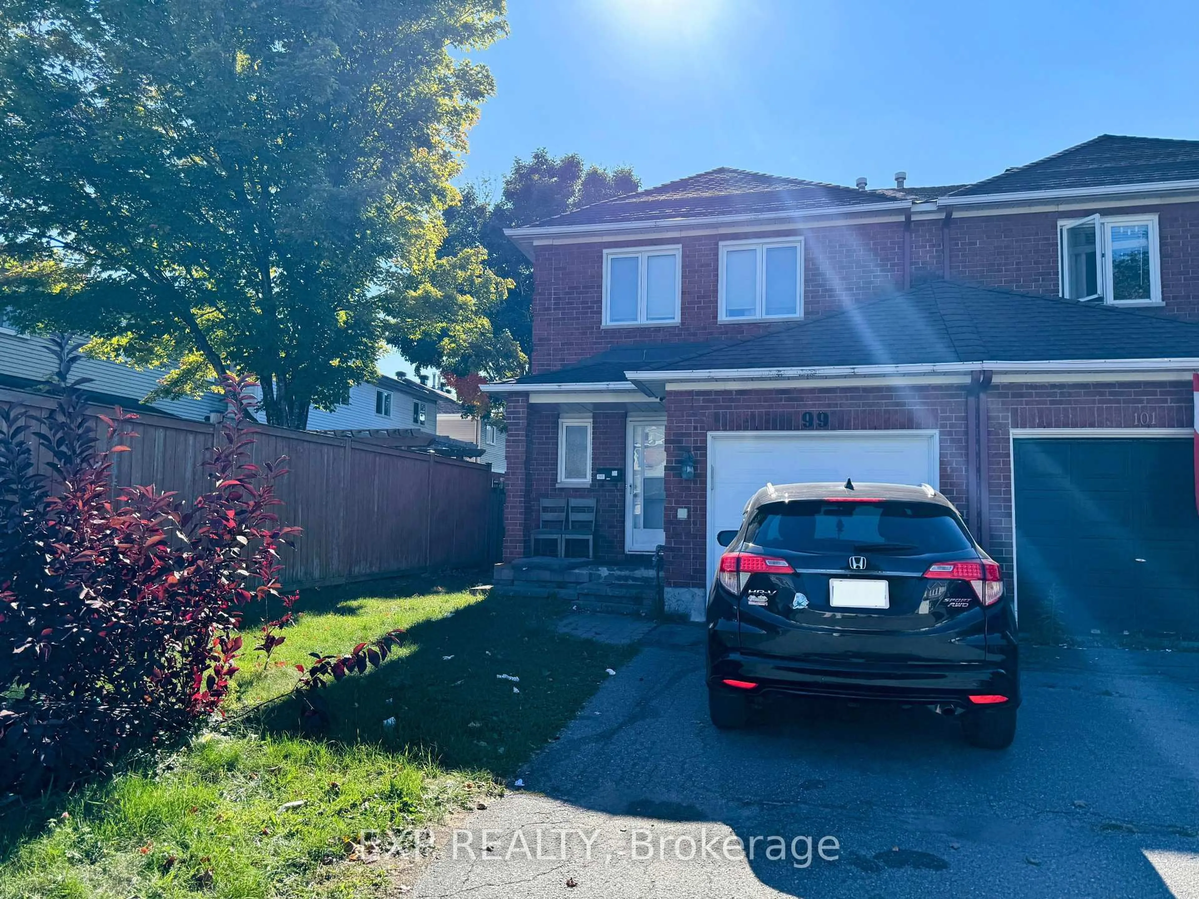 A pic from outside/outdoor area/front of a property/back of a property/a pic from drone, street for 99 Woodbury Cres, Ottawa Ontario K1G 5E3