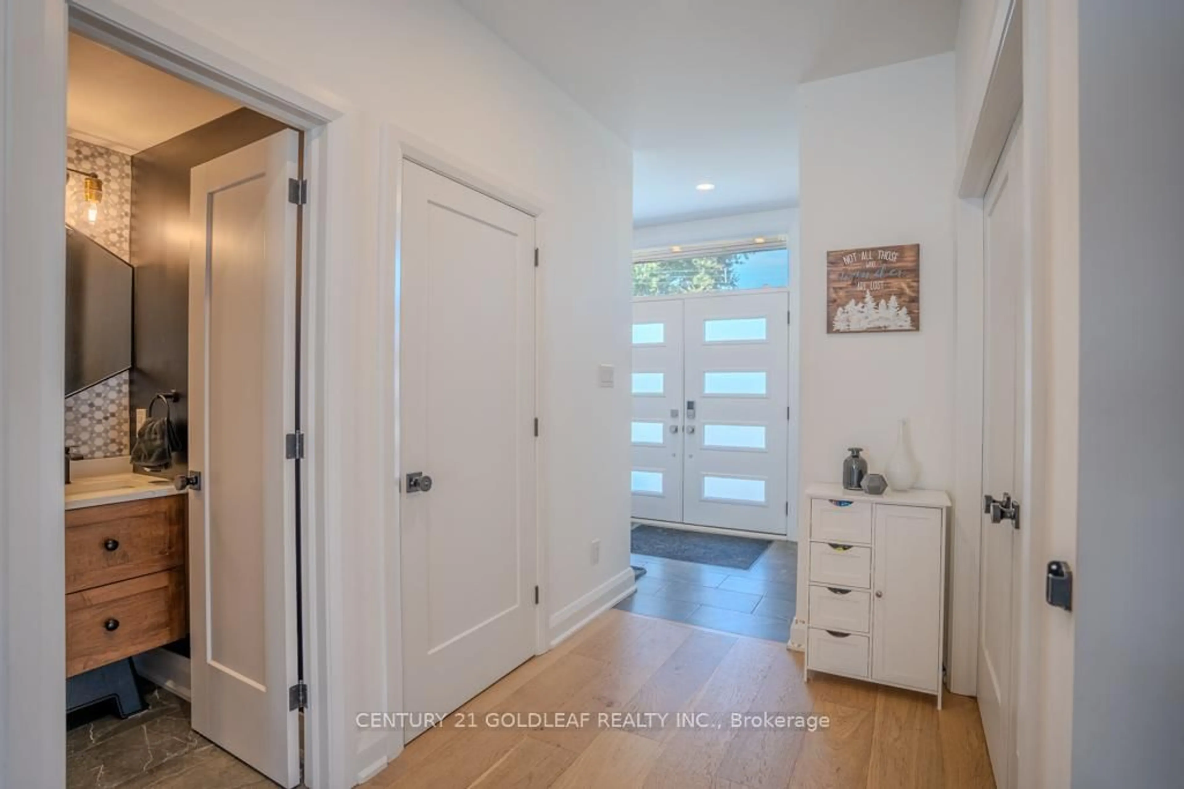 Indoor entryway for 30 King George St, Ottawa Ontario K1K 1V8