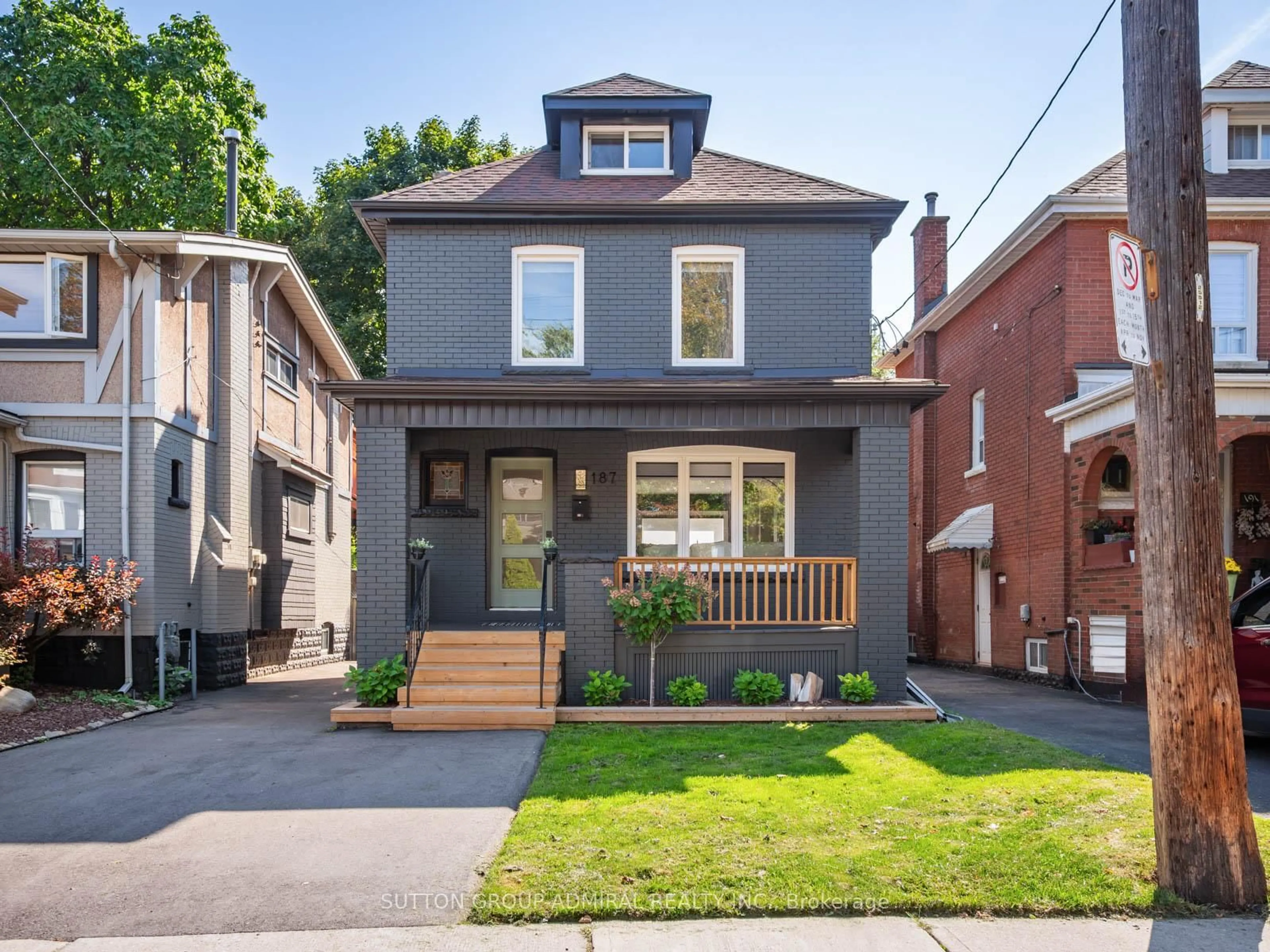 Home with brick exterior material, street for 187 Rosslyn Ave, Hamilton Ontario L8M 3J4