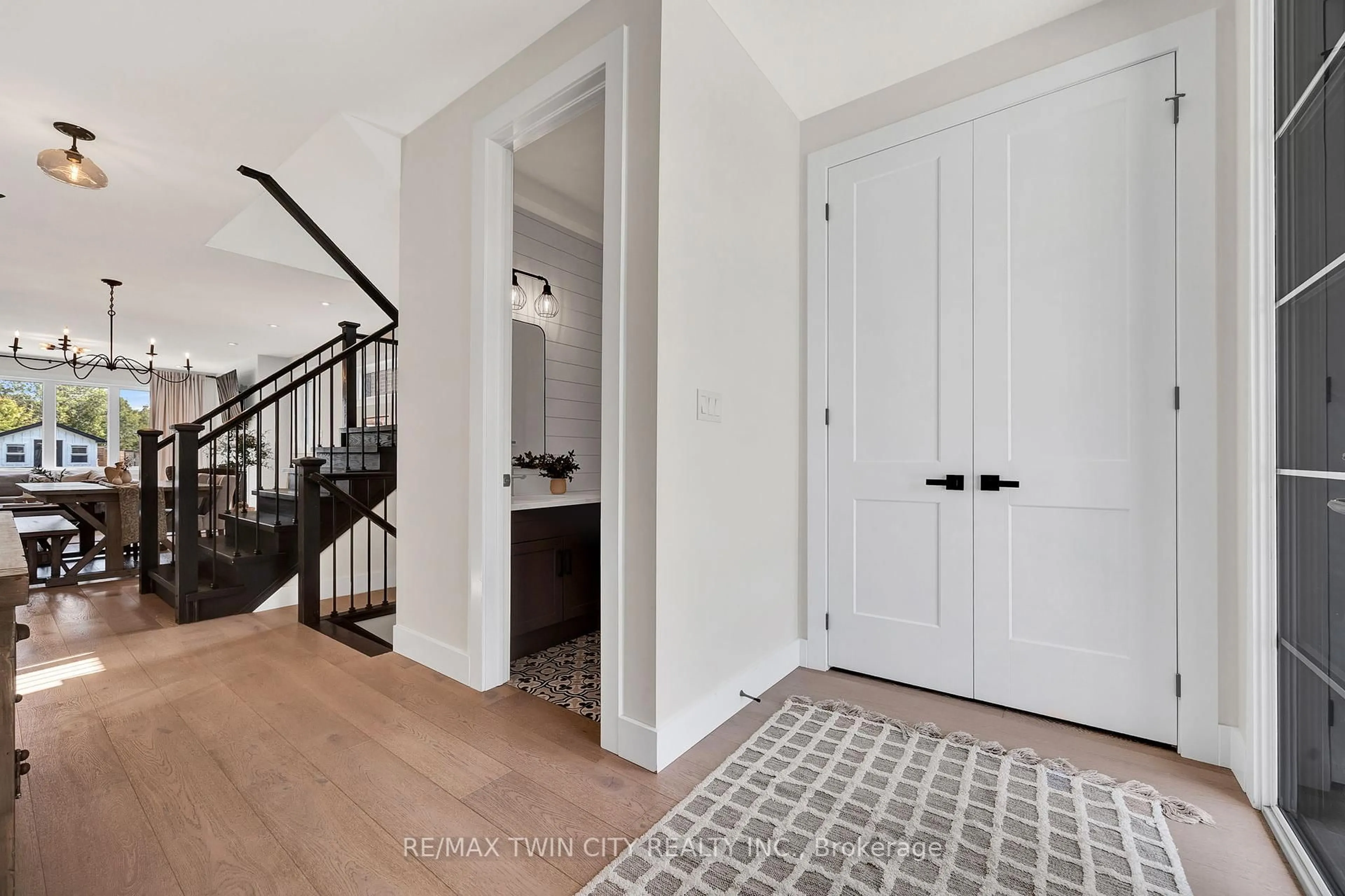 Indoor entryway for 78 Ridgemount St, Kitchener Ontario N2P 0J3